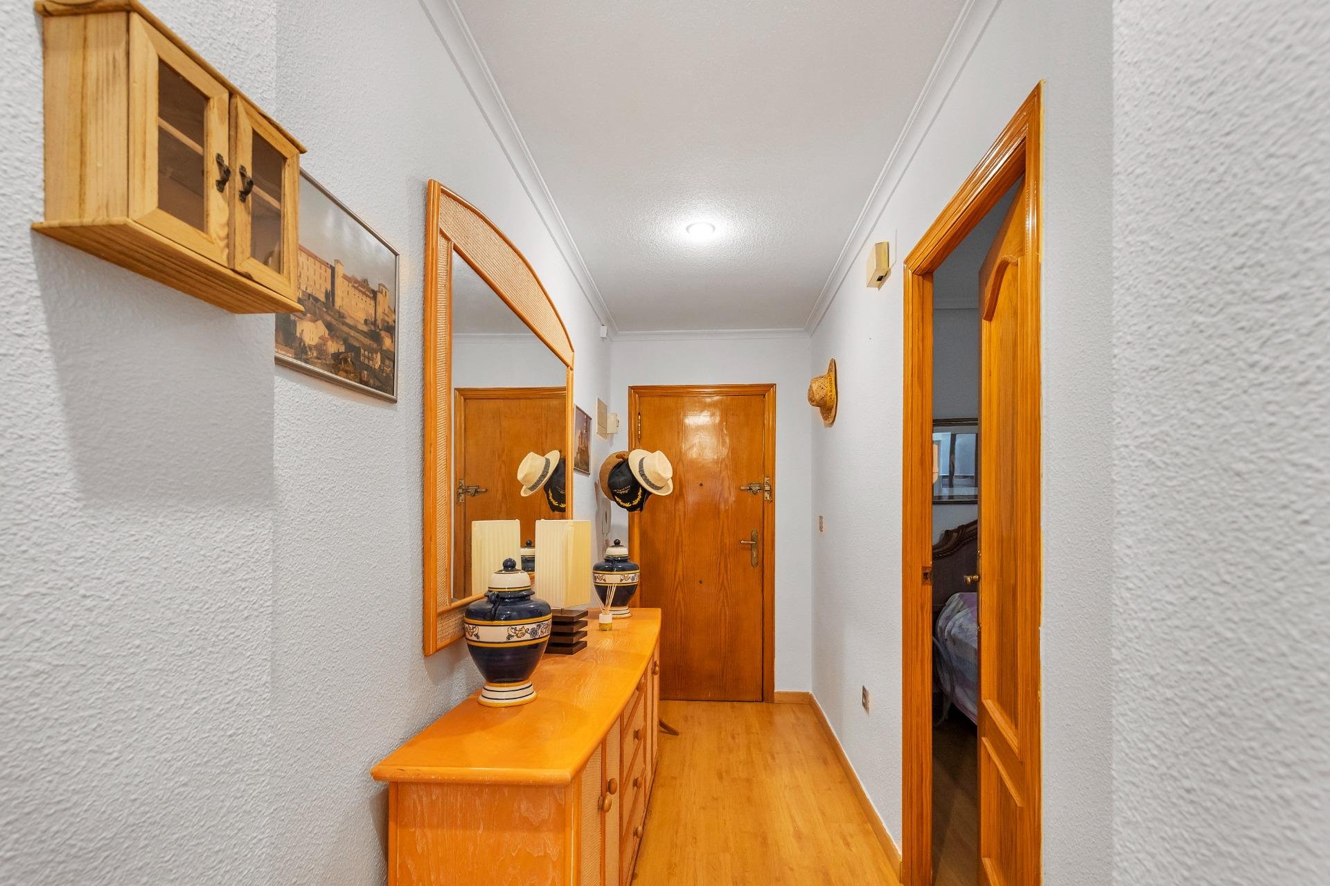 Reventa - Apartamento / piso -
Torrevieja - Paseo maritimo
