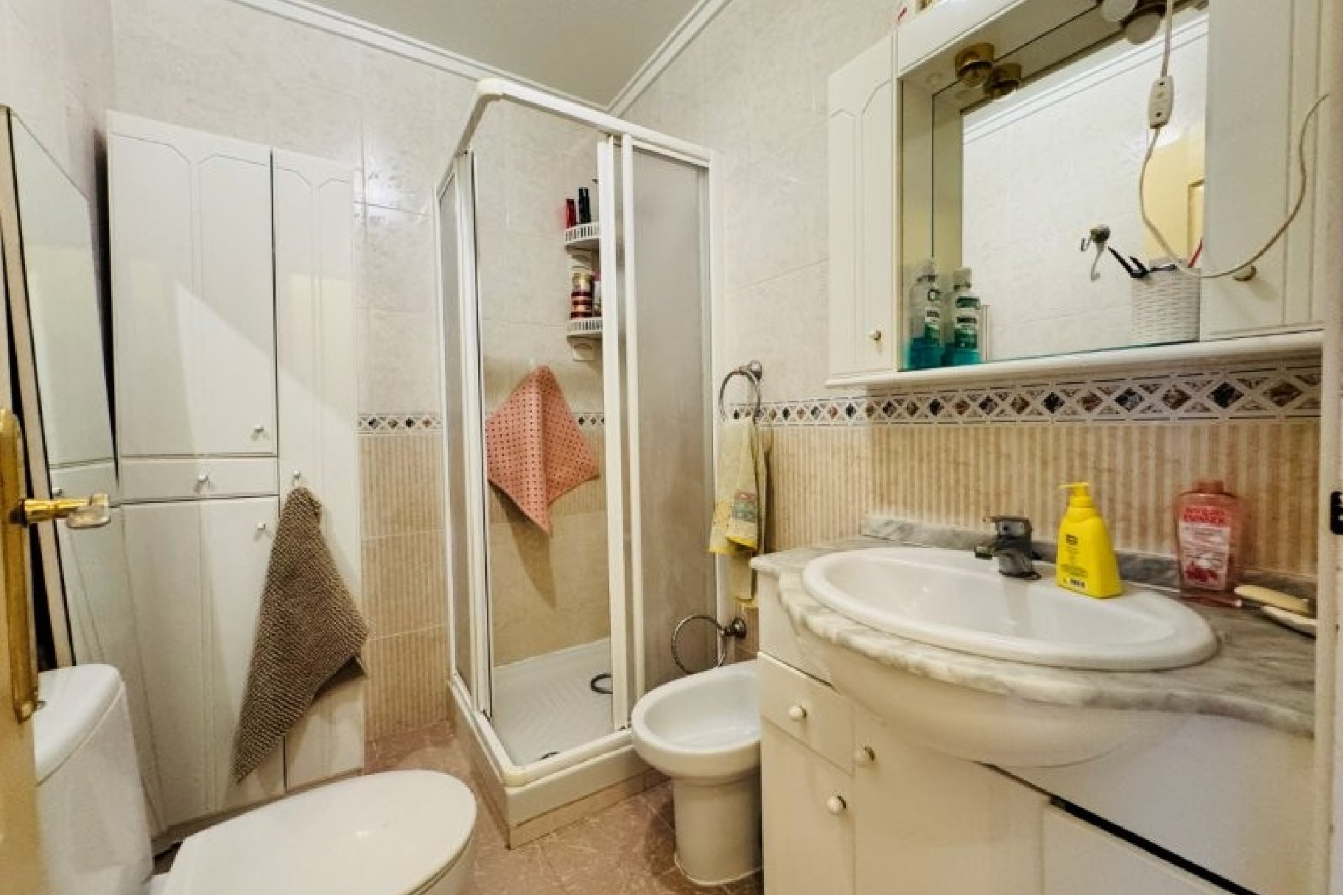 Reventa - Apartamento / piso -
Torrevieja - Pinada Beach II