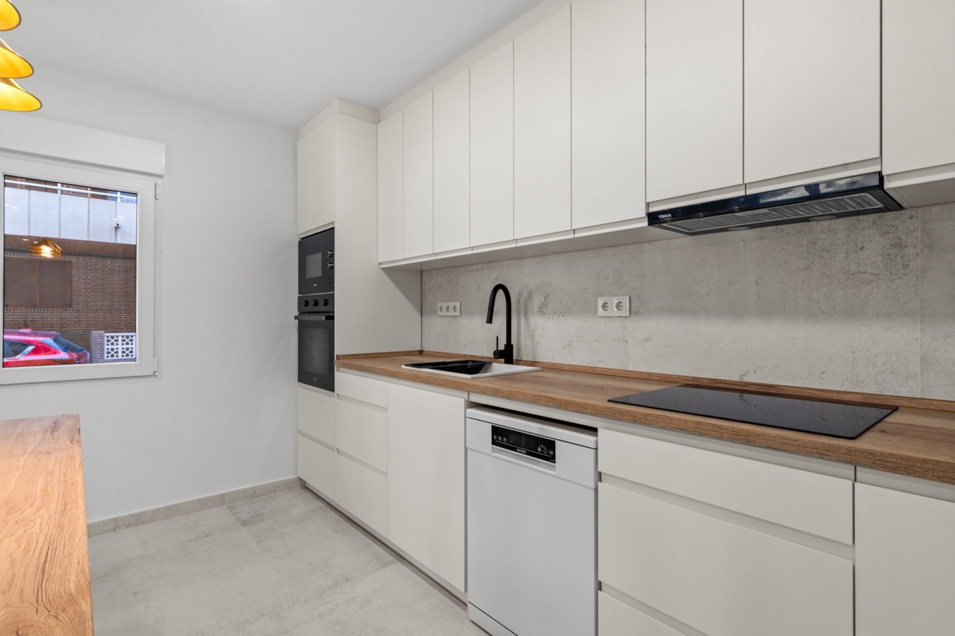 Reventa - Apartamento / piso -
Torrevieja - Playa Acequion