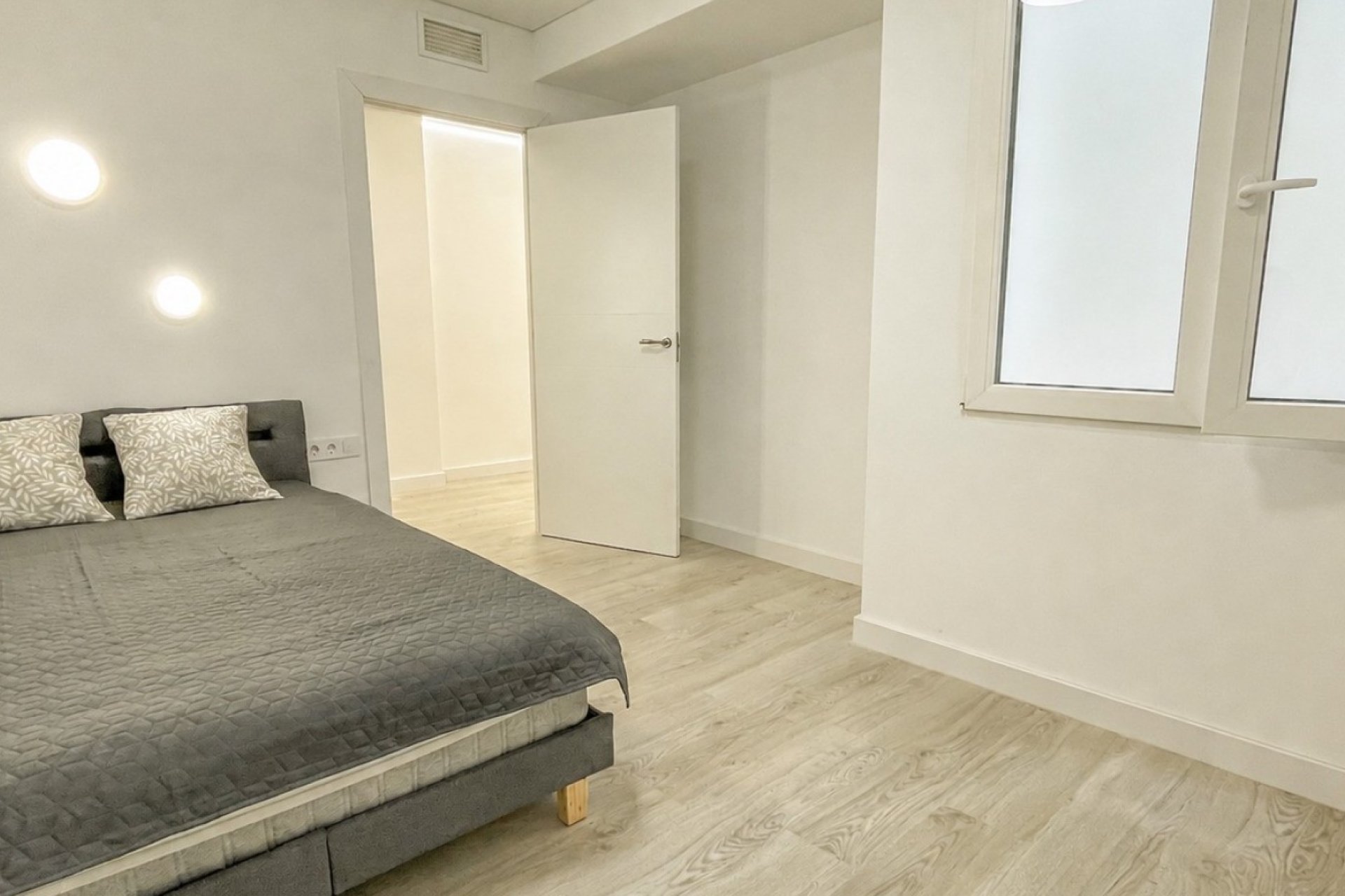 Reventa - Apartamento / piso -
Torrevieja - Playa Acequion