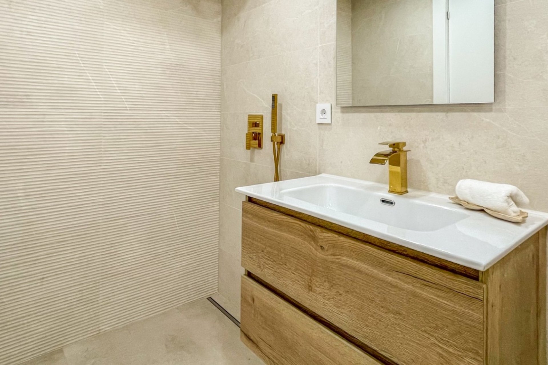 Reventa - Apartamento / piso -
Torrevieja - Playa Acequion