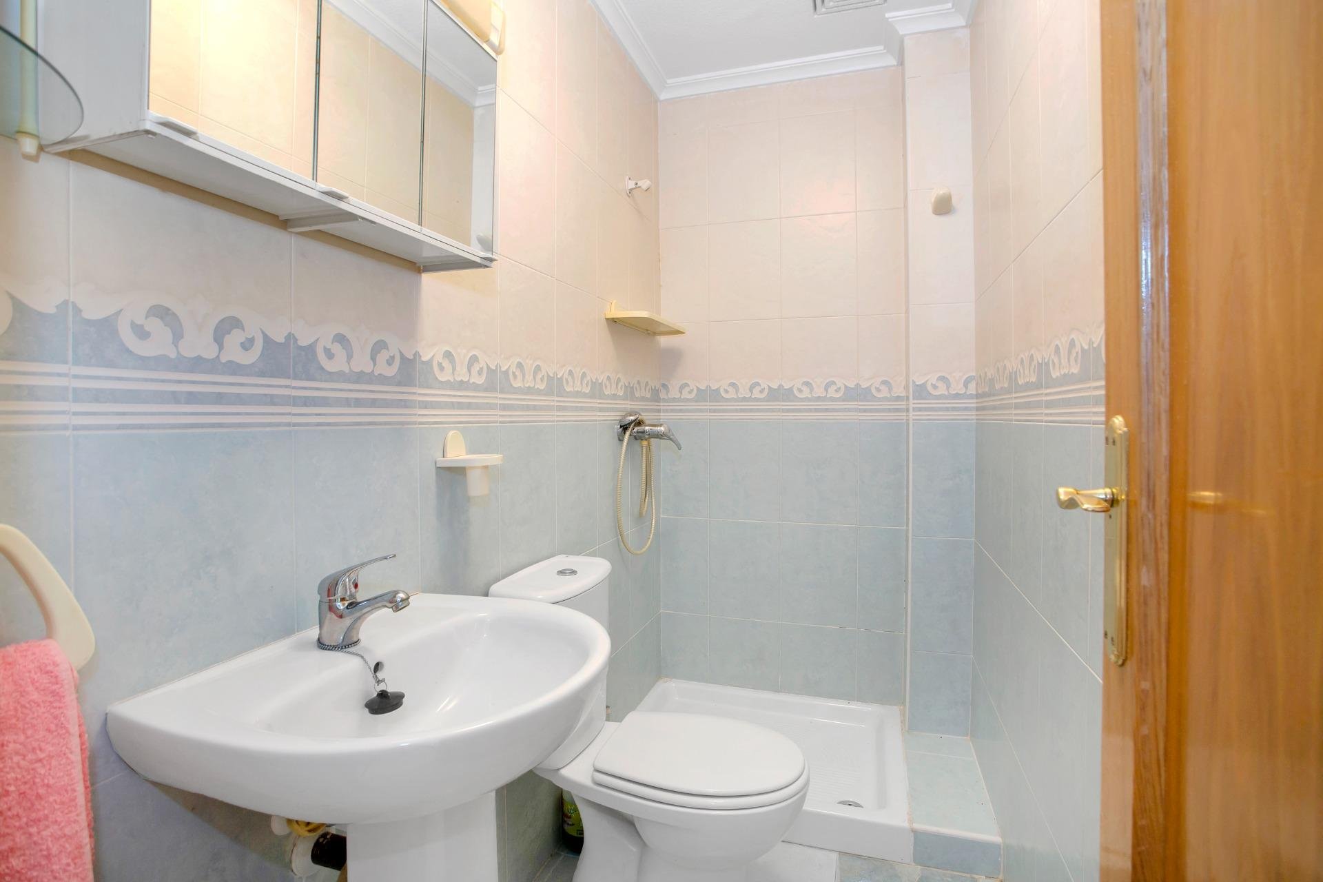 Reventa - Apartamento / piso -
Torrevieja - Playa de los Locos