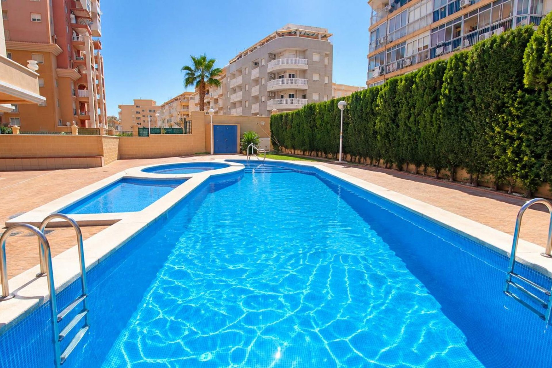 Reventa - Apartamento / piso -
Torrevieja - Playa de los Locos