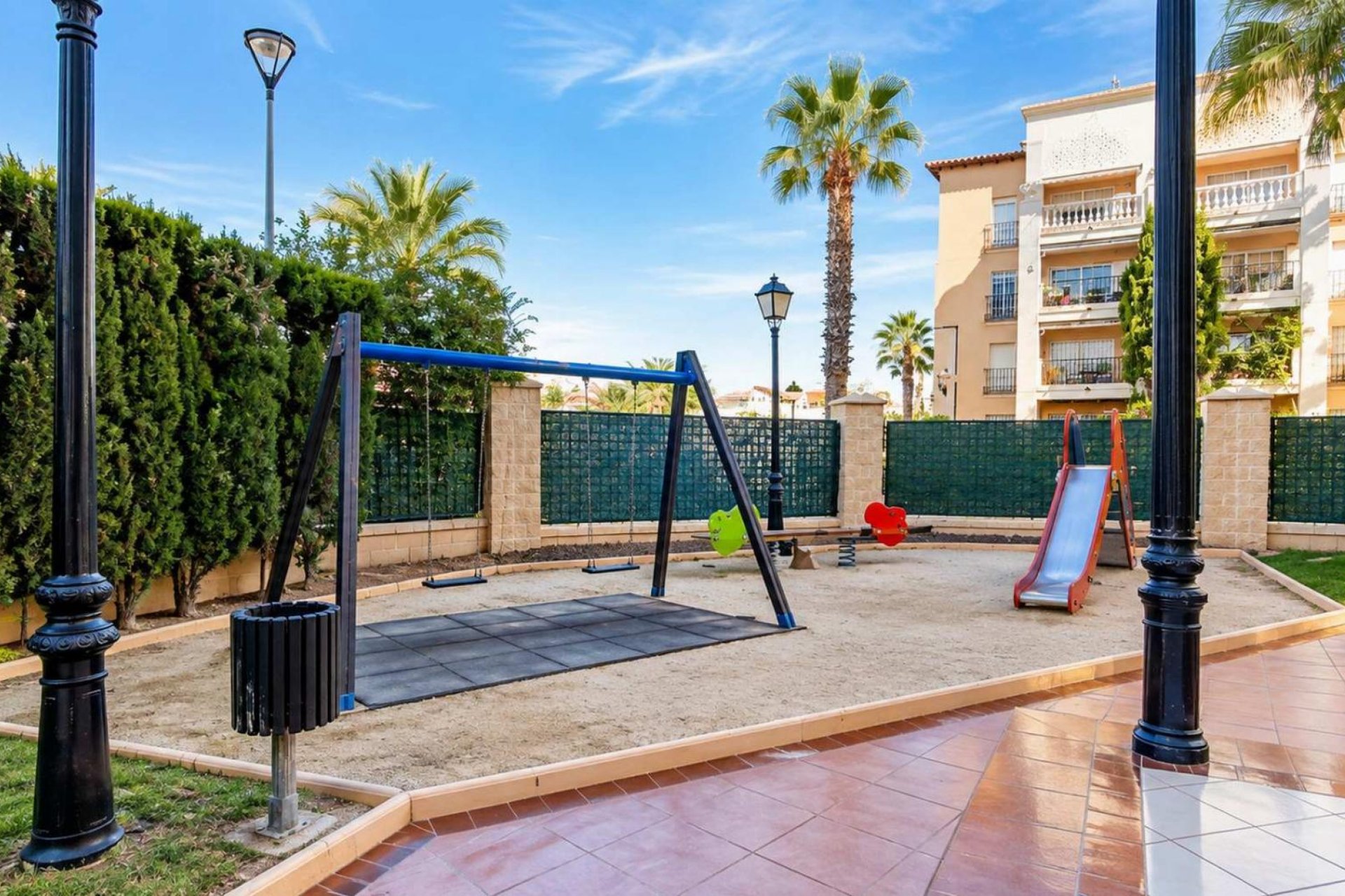 Reventa - Apartamento / piso -
Torrevieja - Playa de los Locos