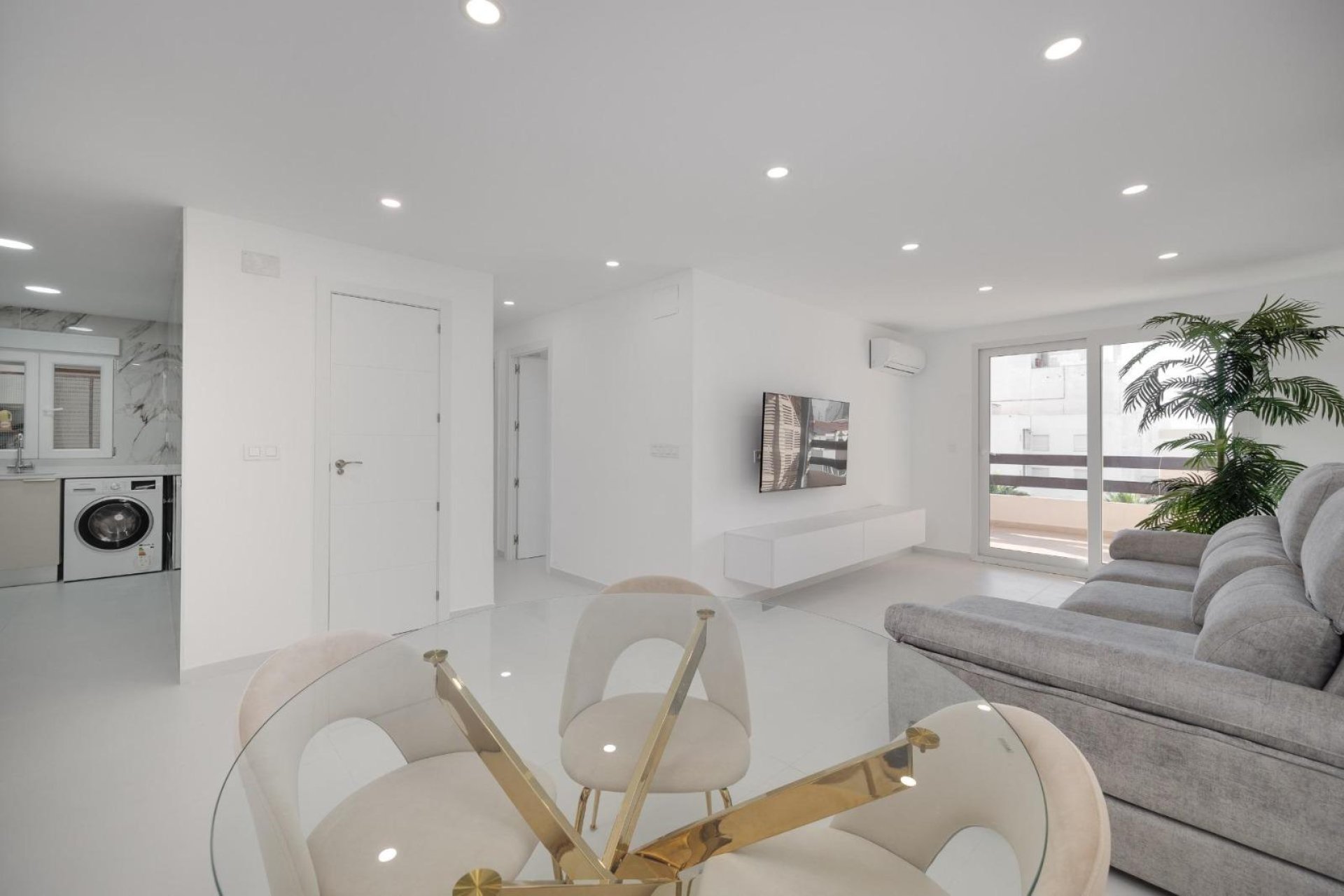 Reventa - Apartamento / piso -
Torrevieja - Playa de los Naufragos