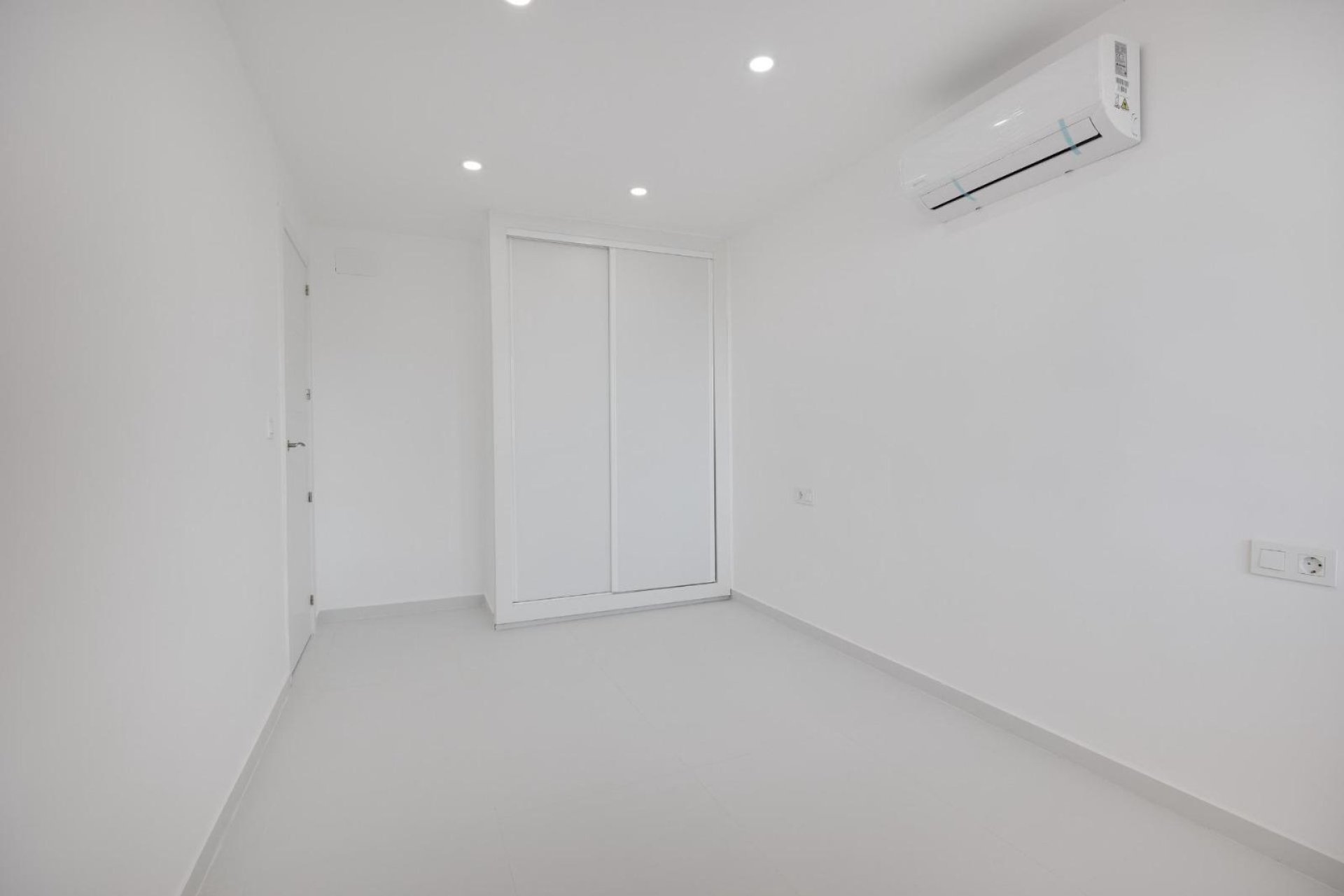 Reventa - Apartamento / piso -
Torrevieja - Playa de los Naufragos