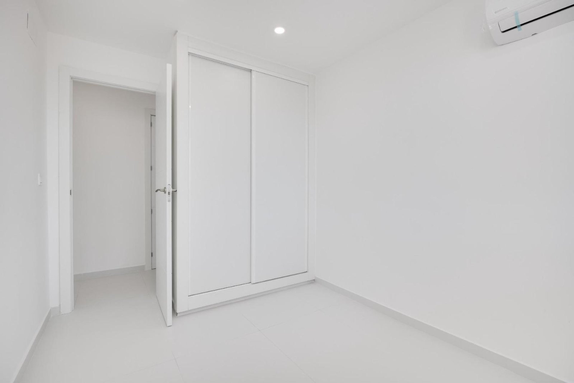 Reventa - Apartamento / piso -
Torrevieja - Playa de los Naufragos