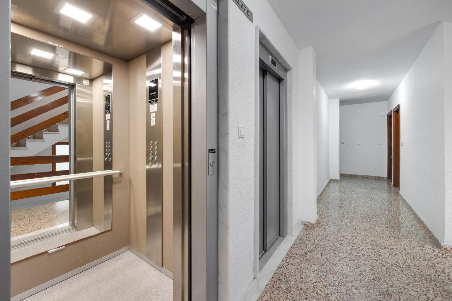 Reventa - Apartamento / piso -
Torrevieja - Playa de los Naufragos