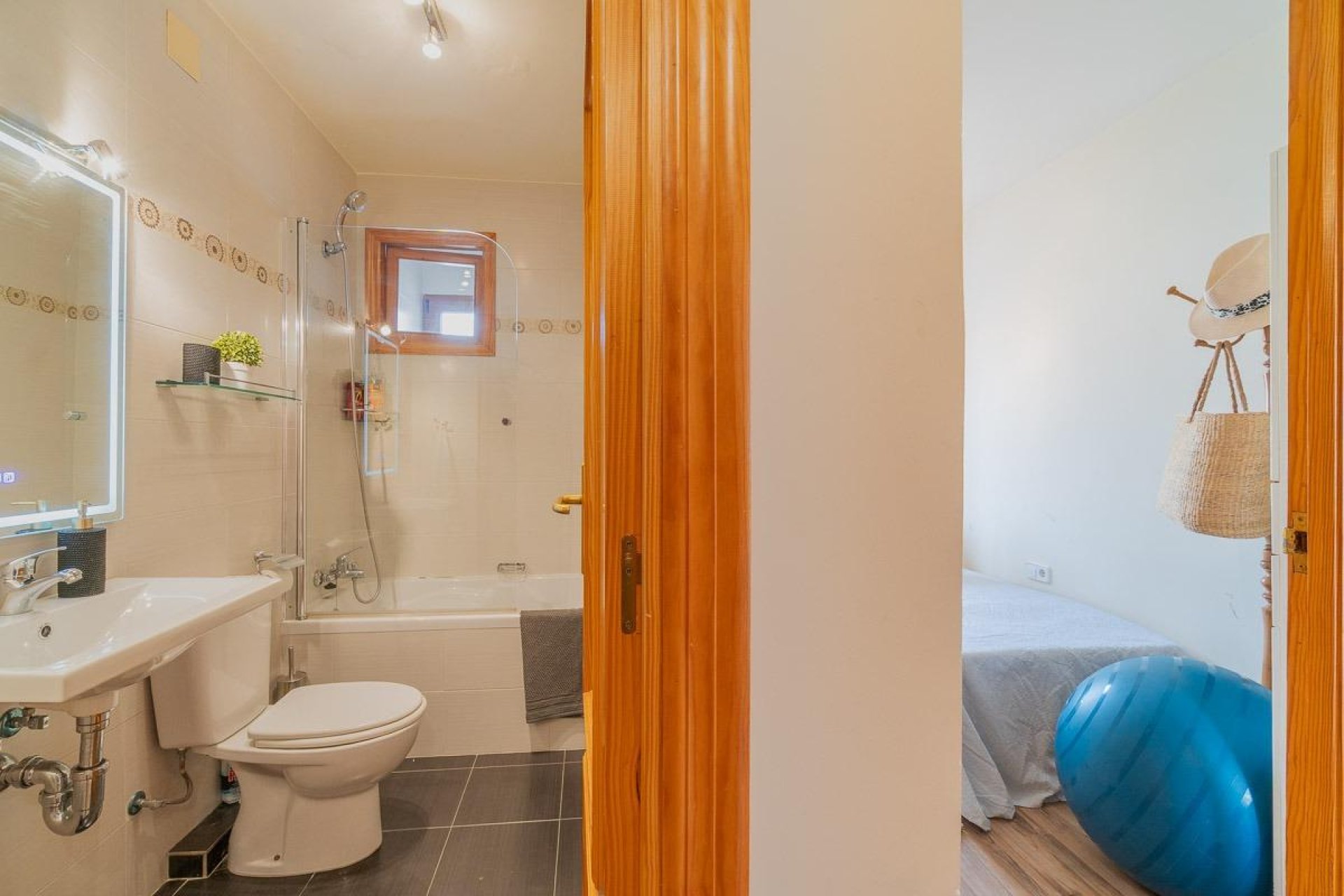 Reventa - Apartamento / piso -
Torrevieja - Playa de los Naufragos