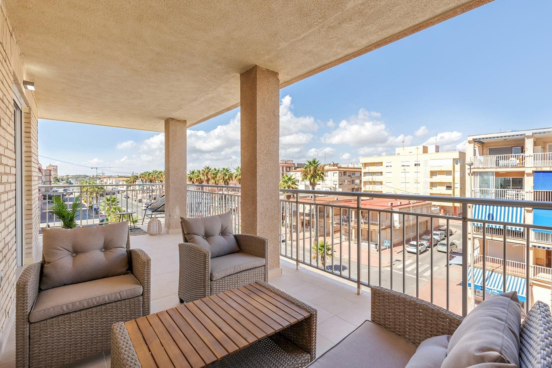 Reventa - Apartamento / piso -
Torrevieja - Playa de los Naufragos