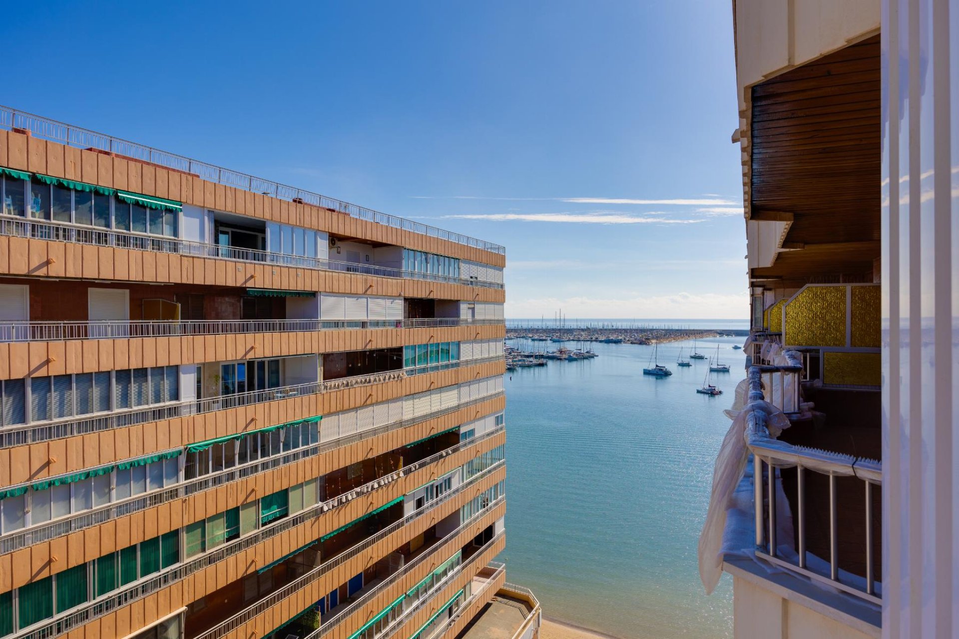 Reventa - Apartamento / piso -
Torrevieja - Playa del Acequión