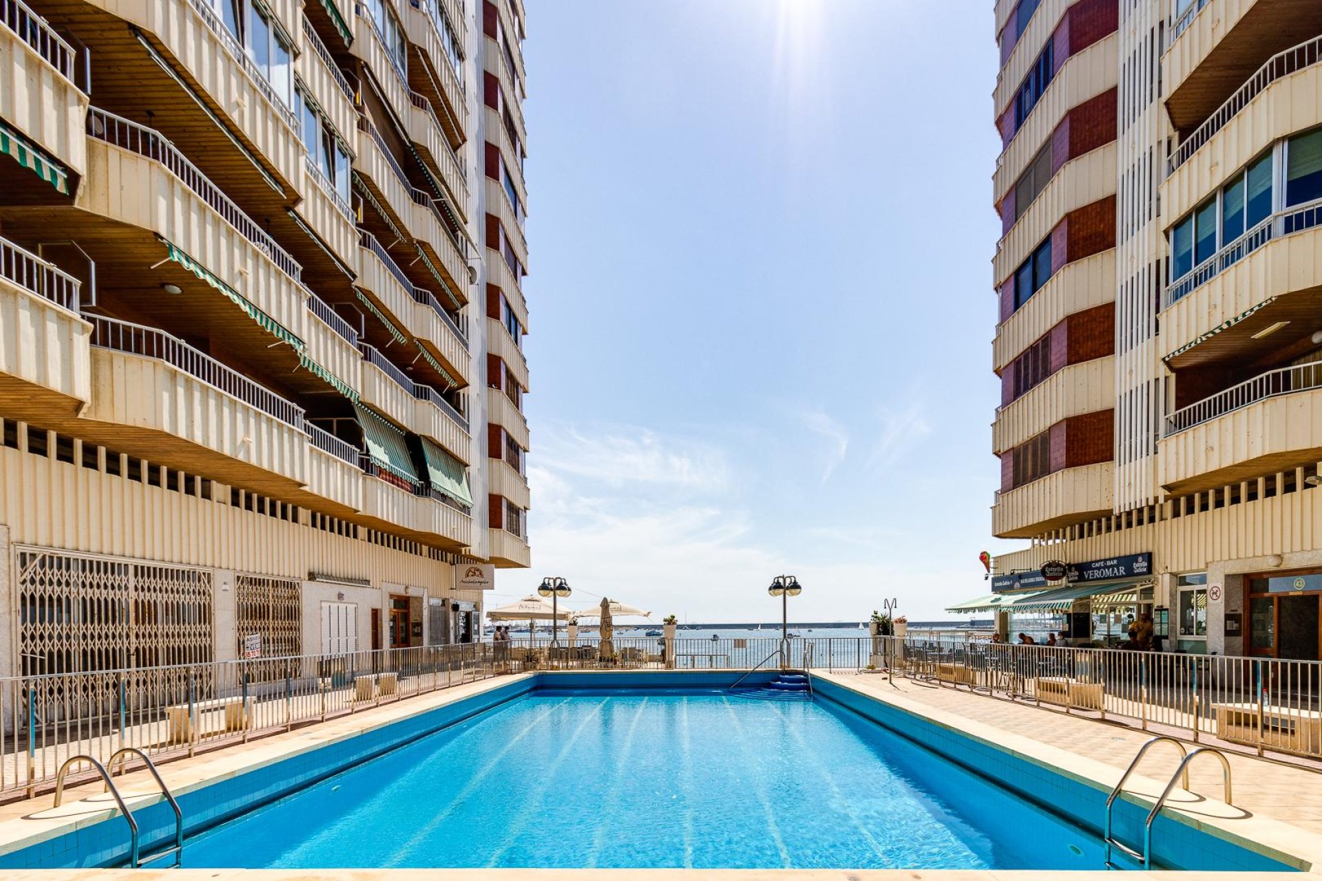 Reventa - Apartamento / piso -
Torrevieja - Playa del Acequión