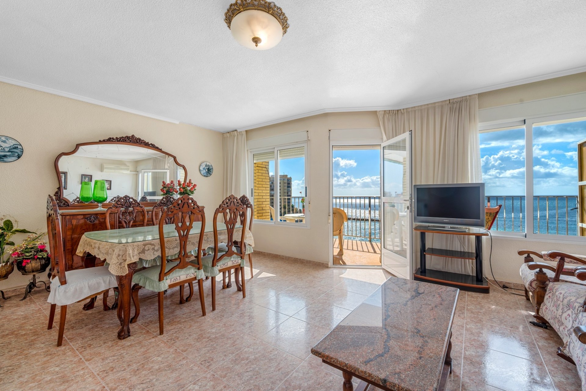 Reventa - Apartamento / piso -
Torrevieja - Playa Del Cura