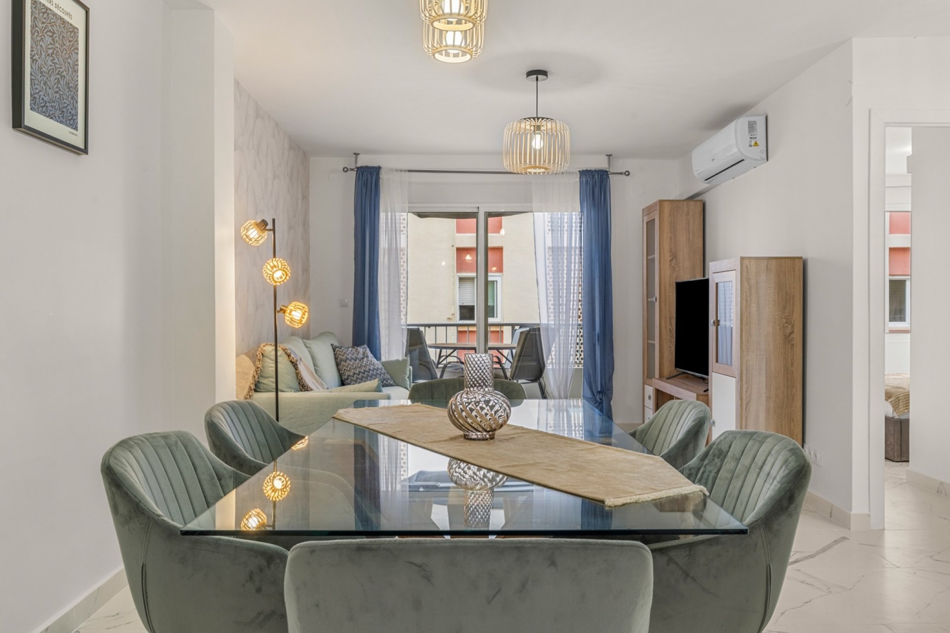 Reventa - Apartamento / piso -
Torrevieja - Playa Del Cura