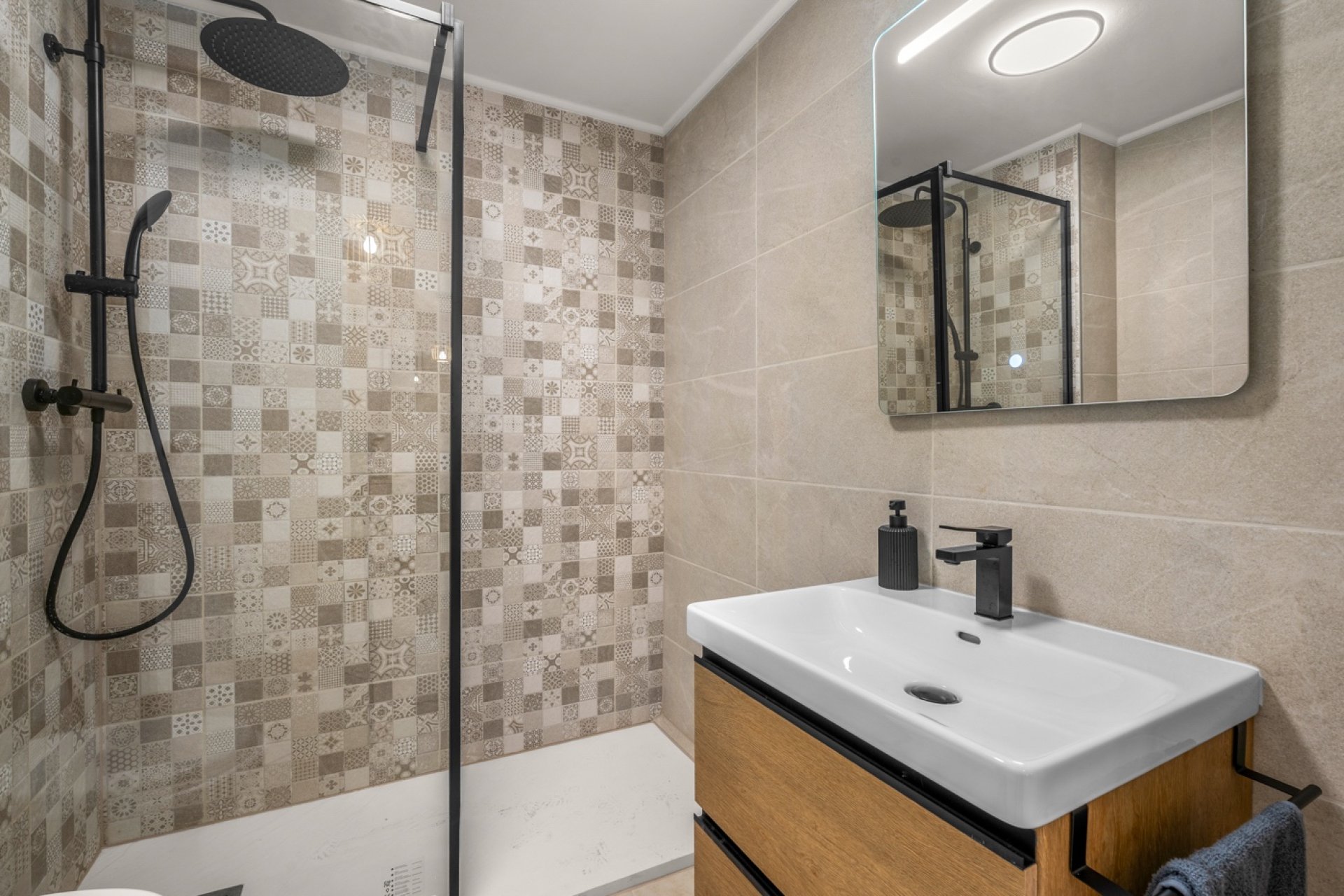 Reventa - Apartamento / piso -
Torrevieja - Playa Del Cura