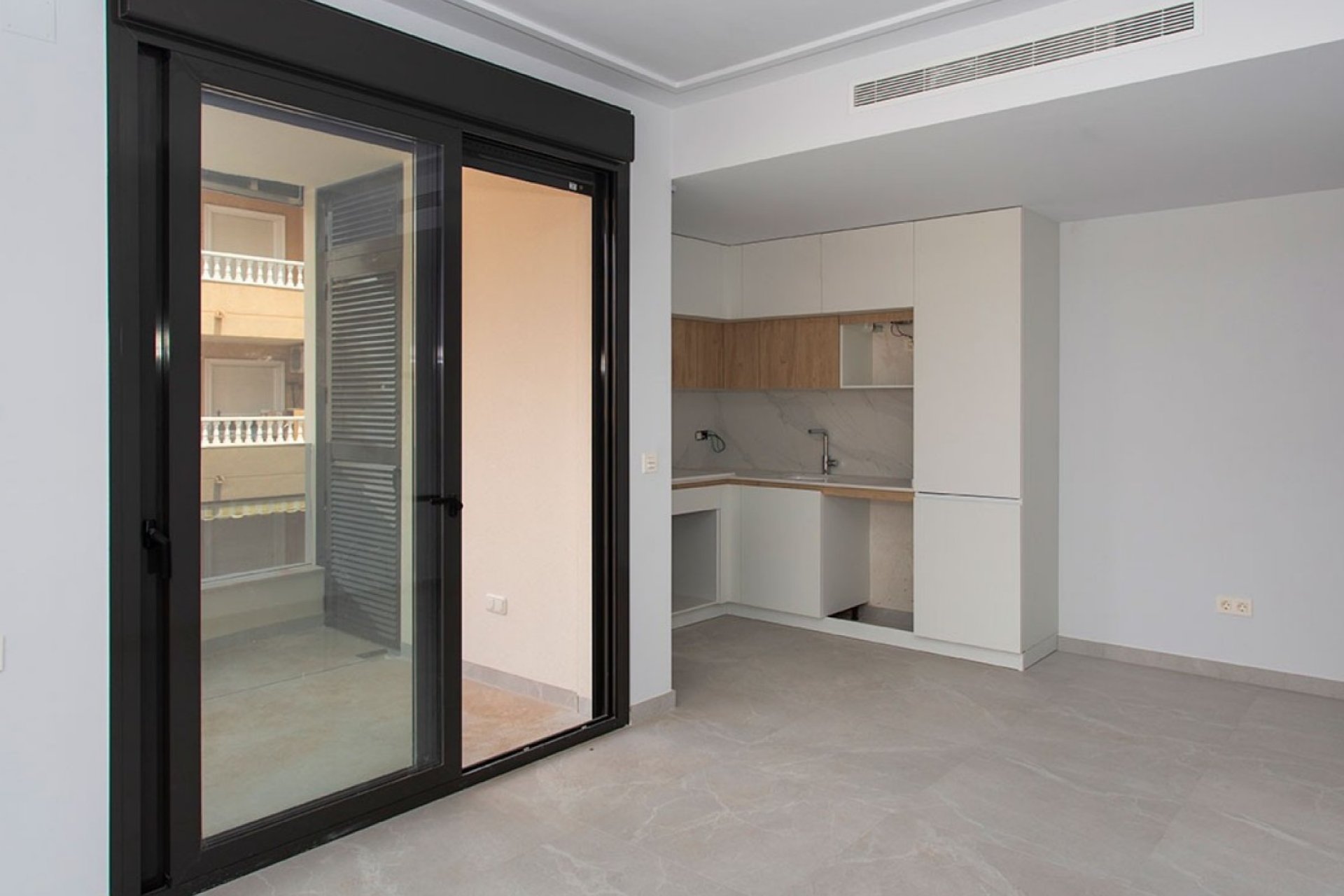Reventa - Apartamento / piso -
Torrevieja - Playa Del Cura