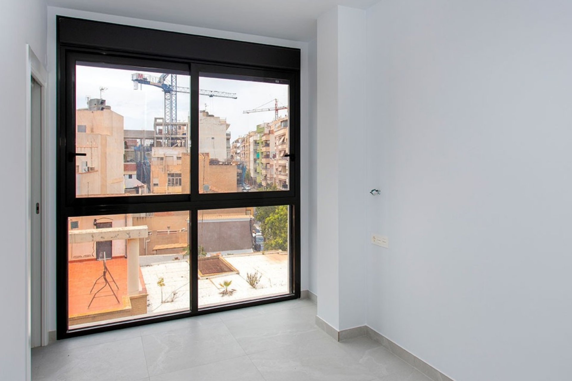 Reventa - Apartamento / piso -
Torrevieja - Playa Del Cura