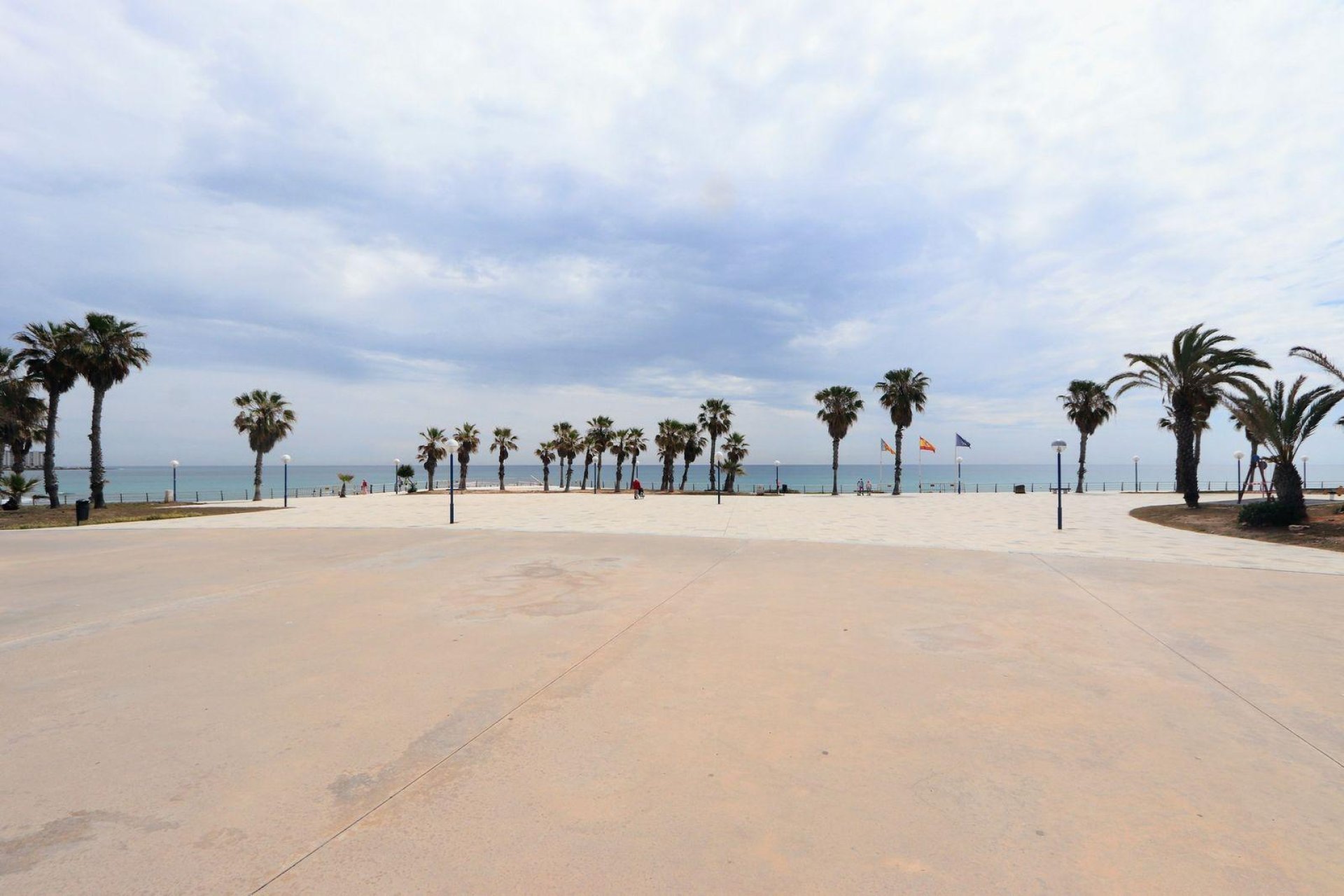 Reventa - Apartamento / piso -
Torrevieja - Playa Flamenca