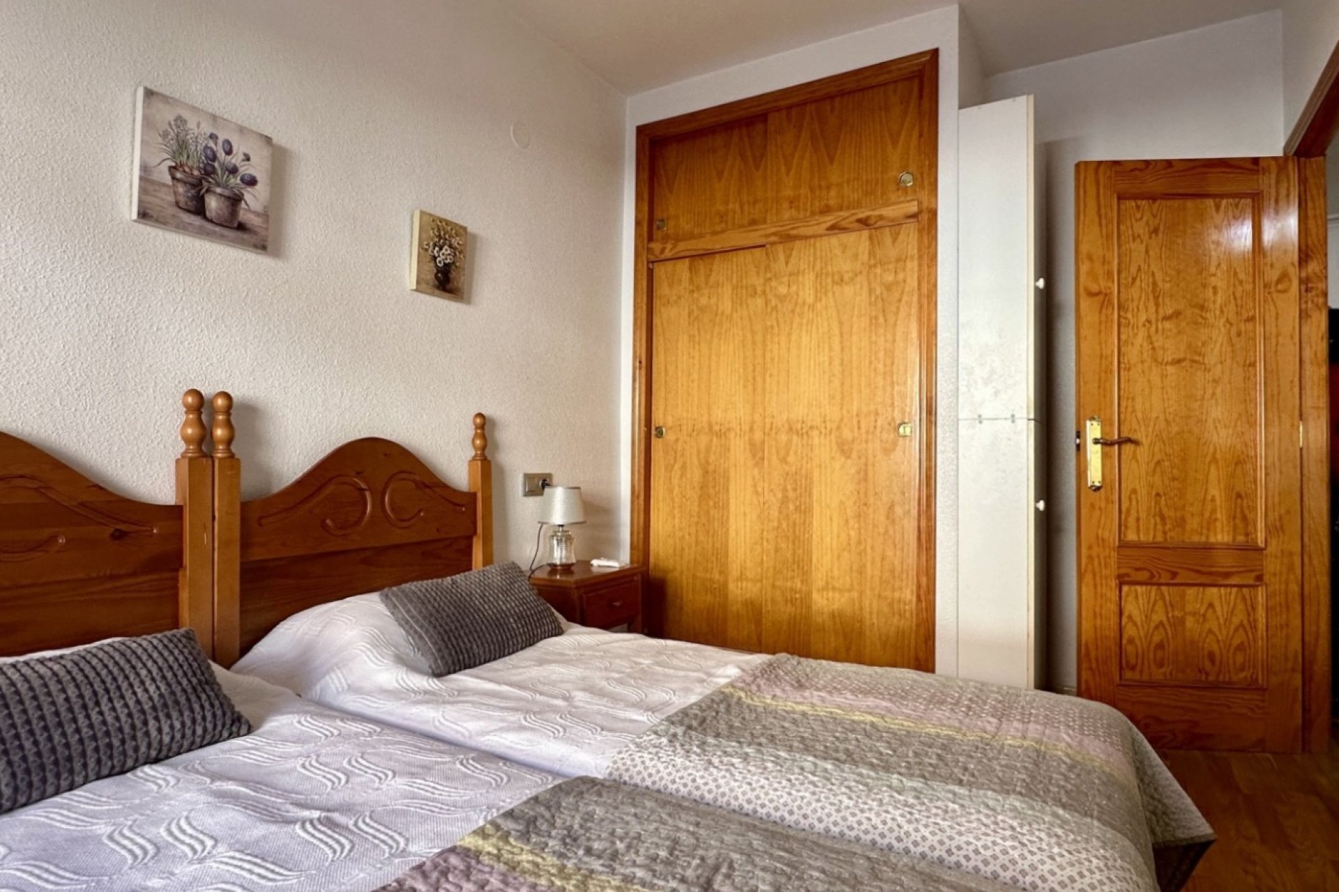Reventa - Apartamento / piso -
Torrevieja - Playa Los Naufragos