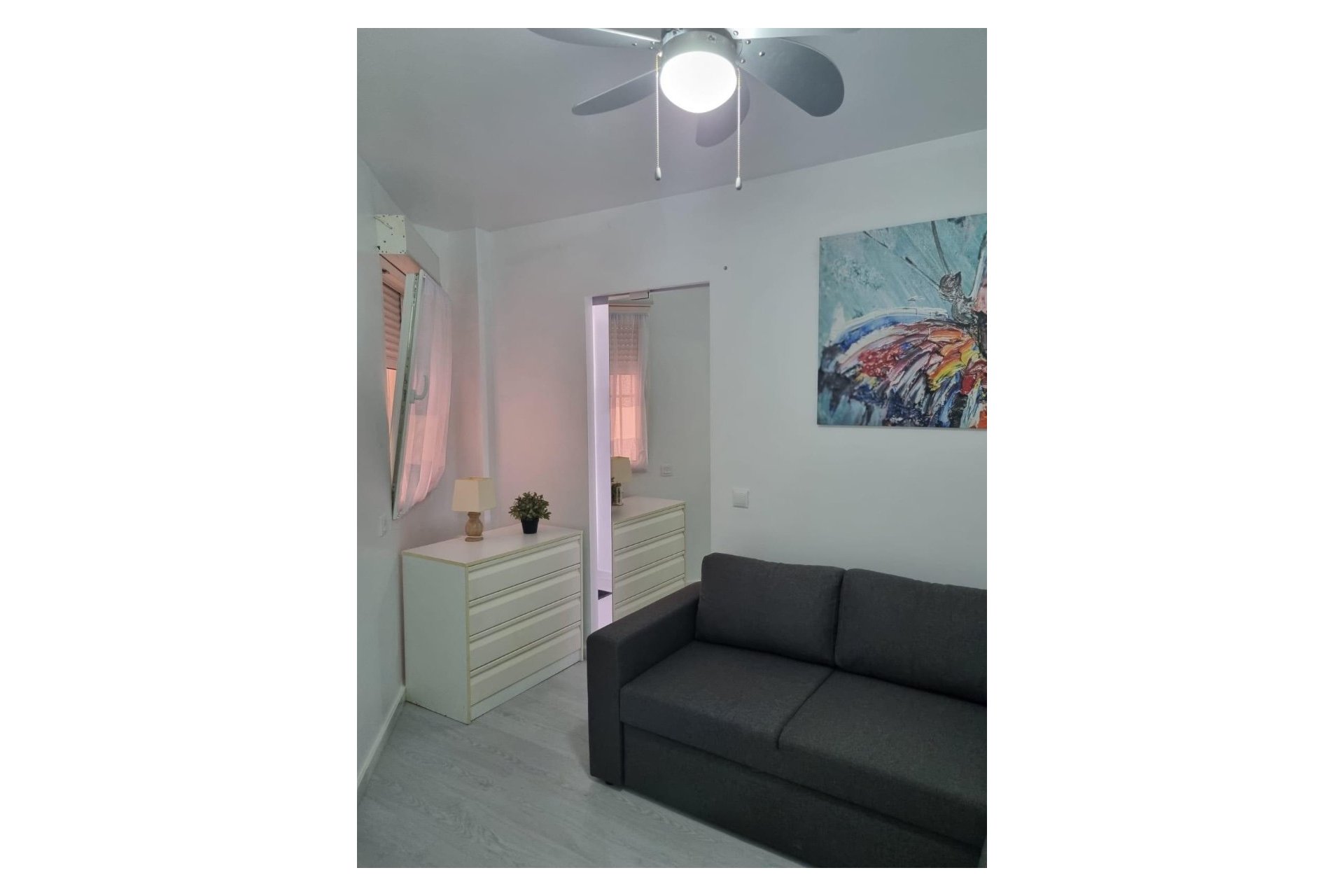Reventa - Apartamento / piso -
Torrevieja - Playa Los Naufragos