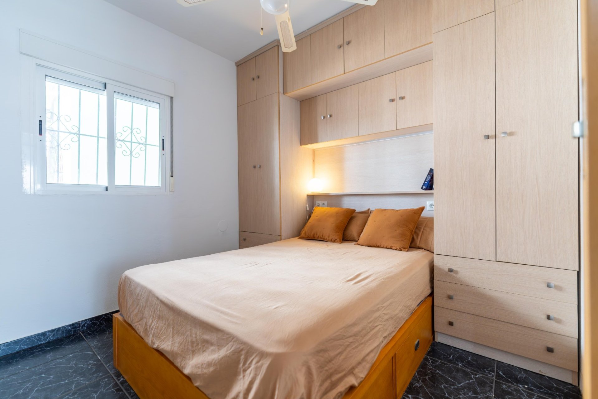 Reventa - Apartamento / piso -
Torrevieja - Playa Los Naufragos