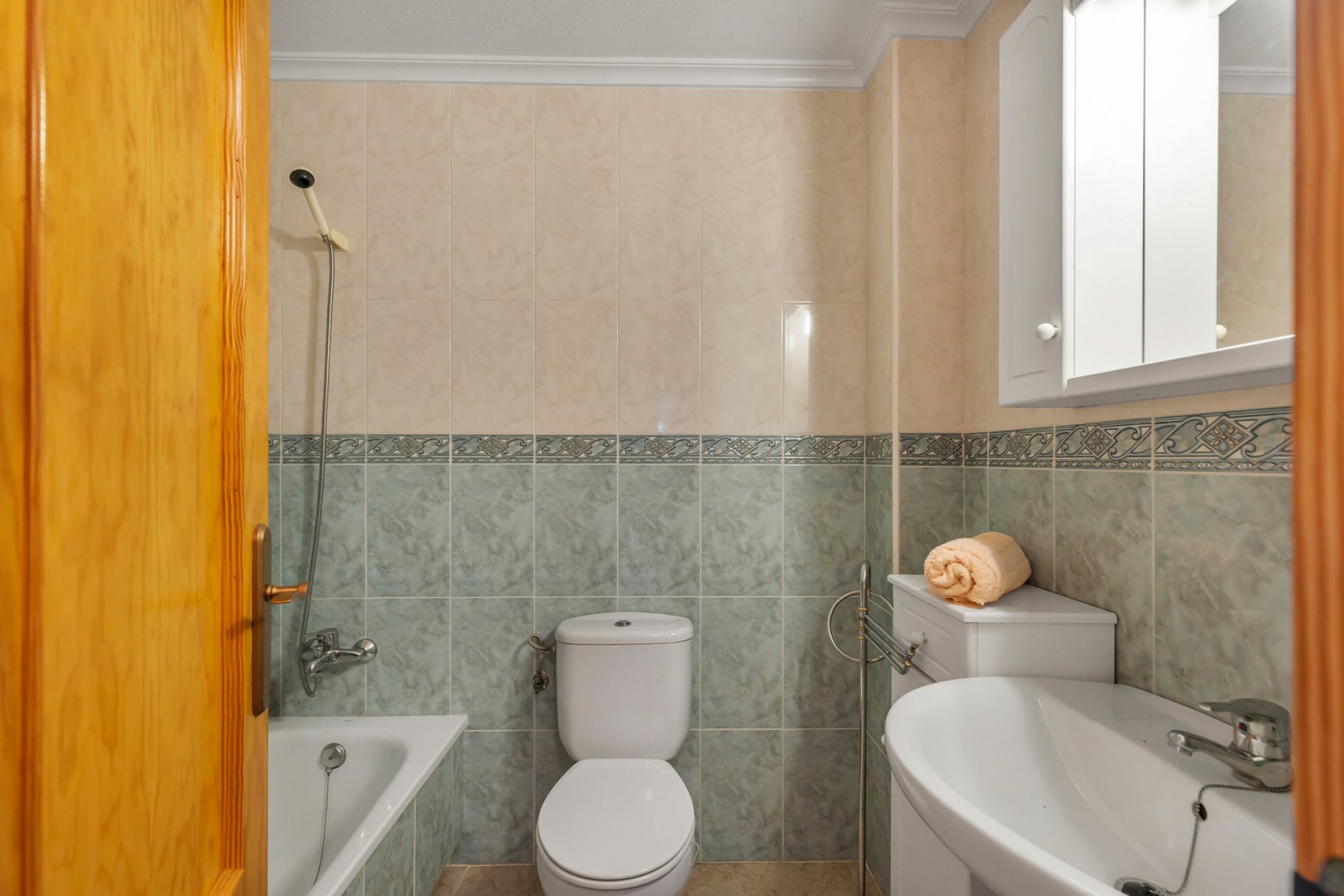 Reventa - Apartamento / piso -
Torrevieja - Playa Los Naufragos