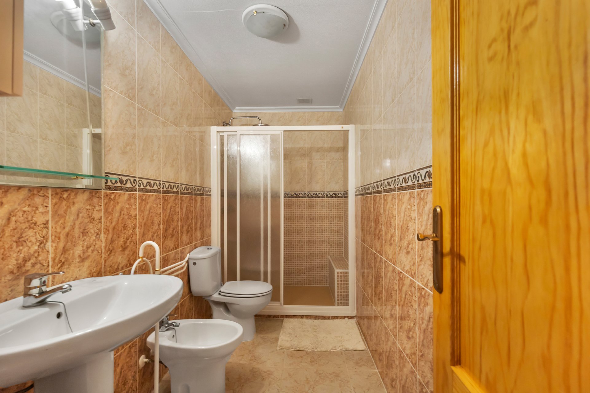 Reventa - Apartamento / piso -
Torrevieja - Playa Los Naufragos