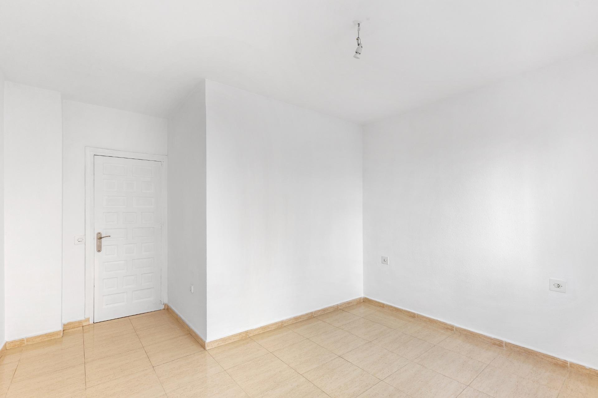 Reventa - Apartamento / piso -
Torrevieja - Puerto Deportivo