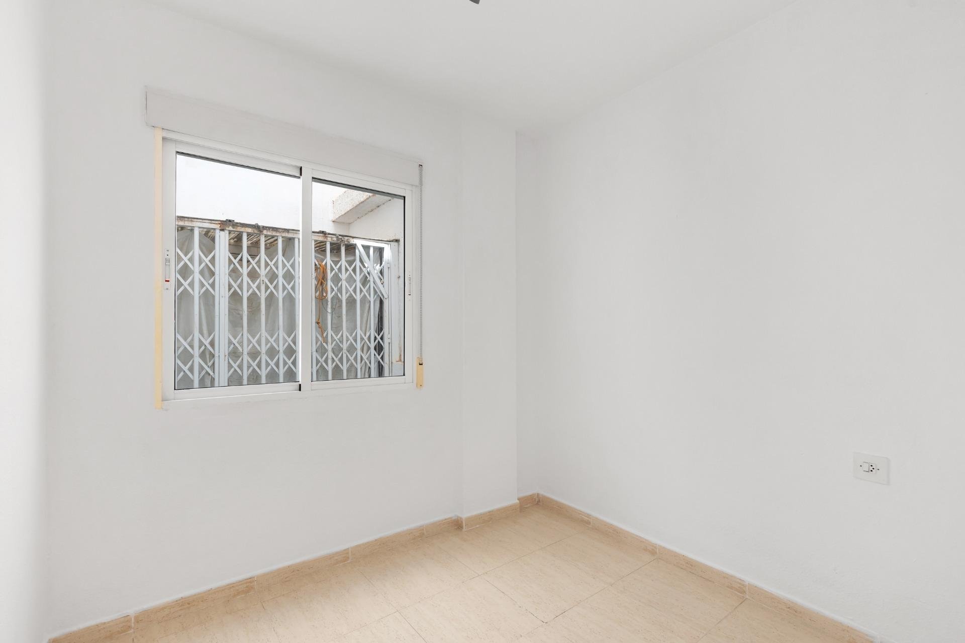 Reventa - Apartamento / piso -
Torrevieja - Puerto Deportivo