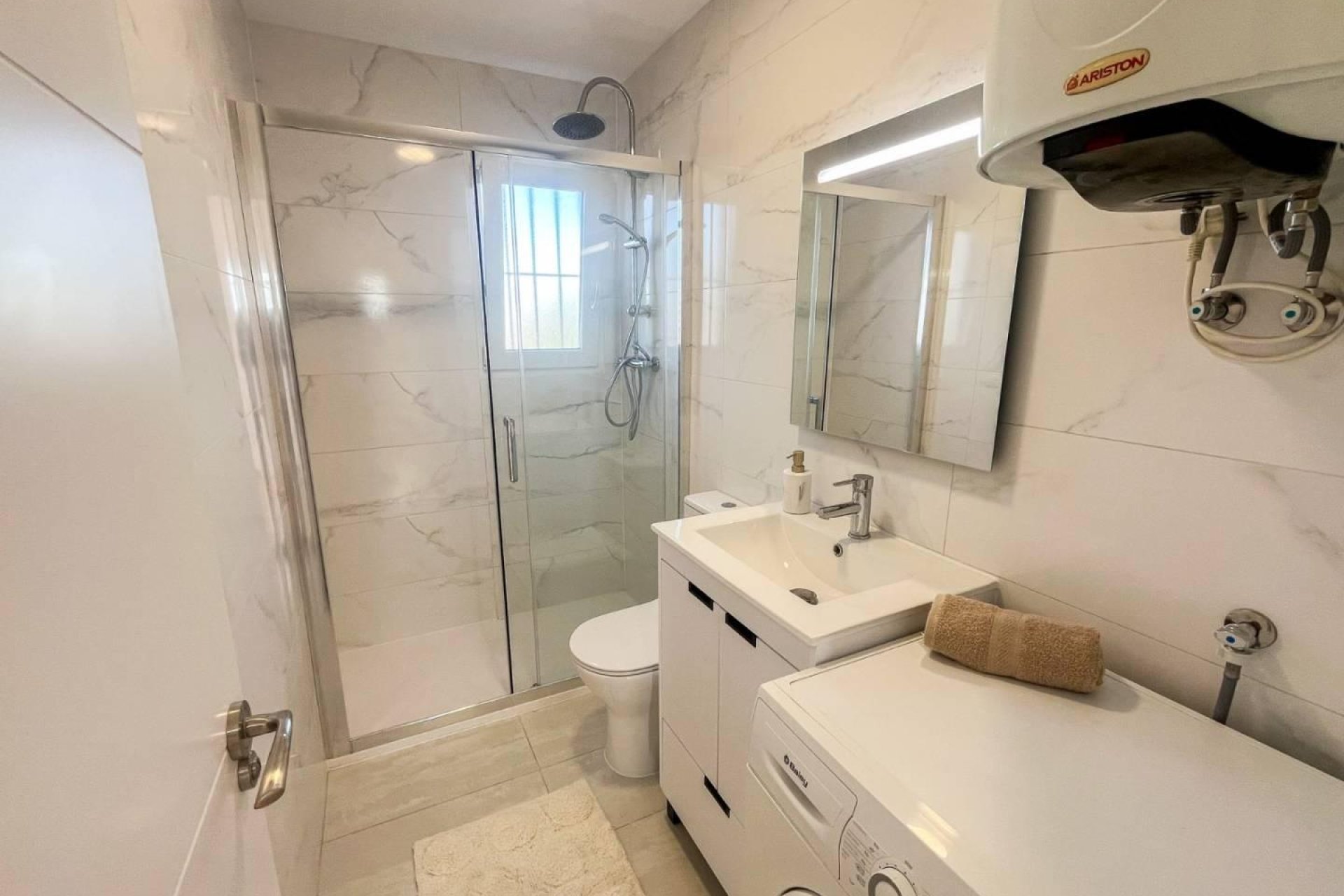 Reventa - Apartamento / piso -
Torrevieja - Punta prima