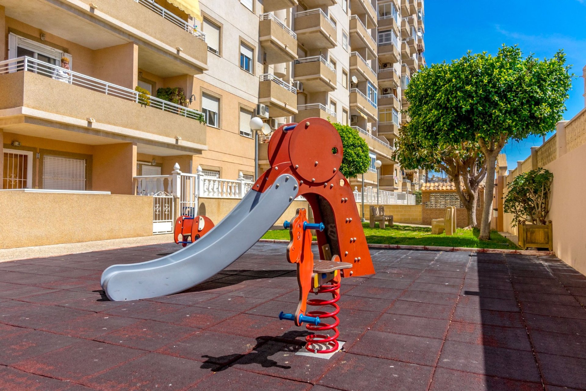 Reventa - Apartamento / piso -
Torrevieja - Torrevieja - Centre