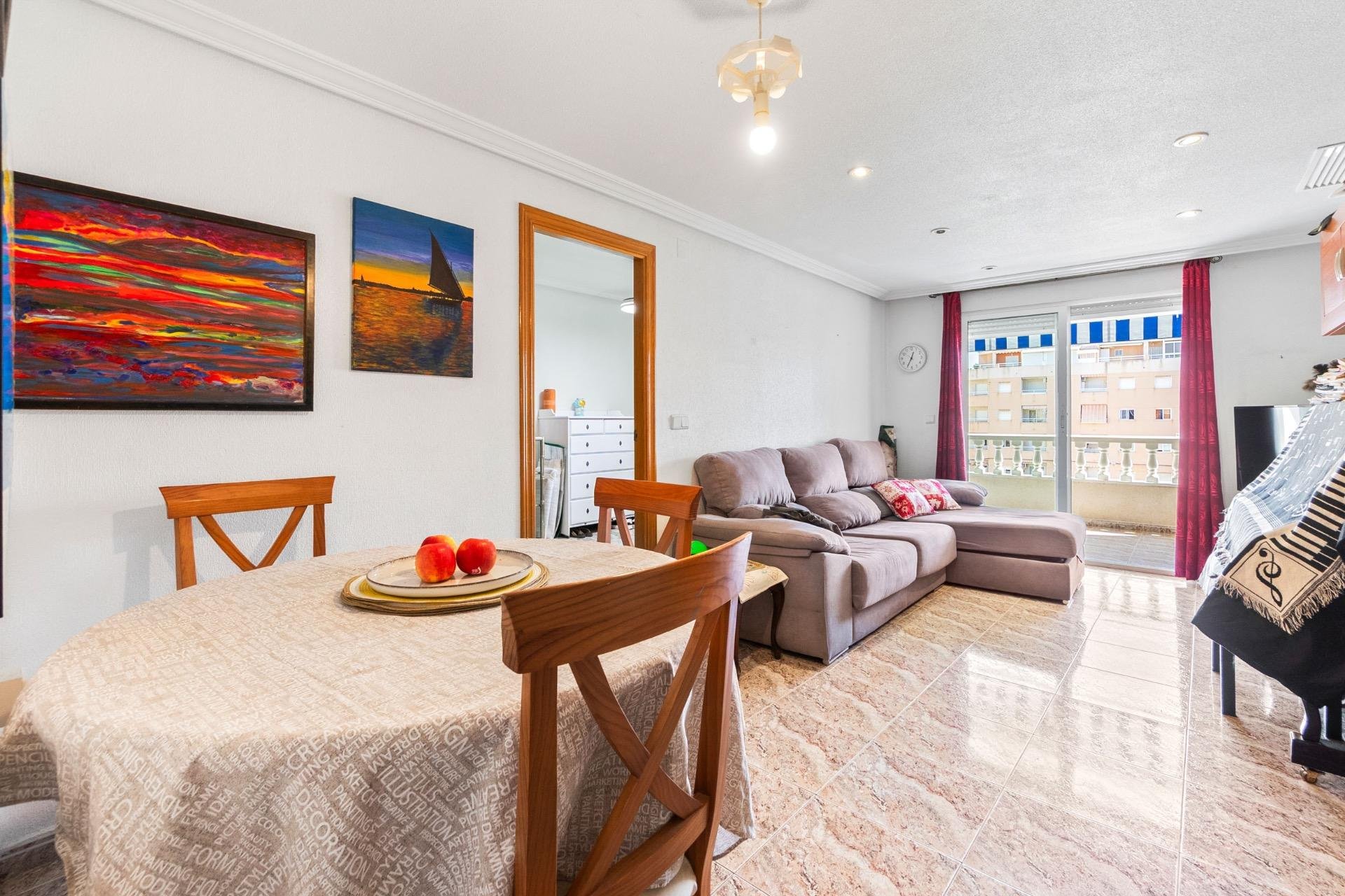 Reventa - Apartamento / piso -
Torrevieja - Torrevieja - Centre