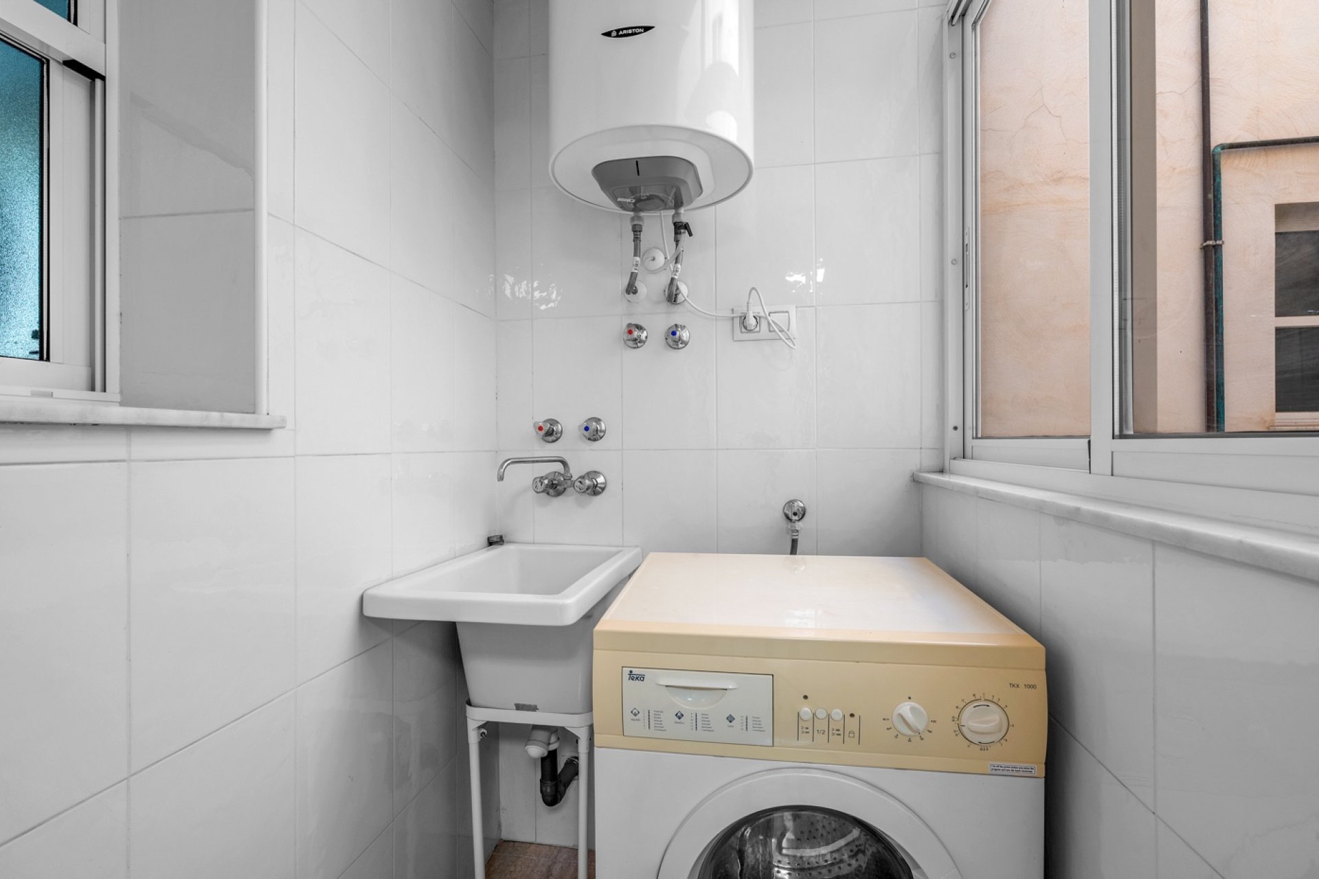 Reventa - Apartamento / piso -
Torrevieja - Torrevieja - Centre