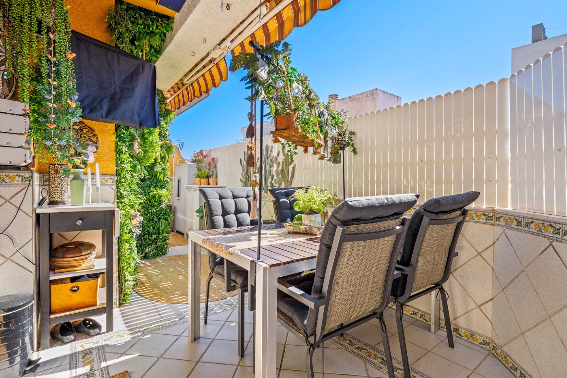 Reventa - Apartamento / piso -
Torrevieja - Torrevieja - Centre