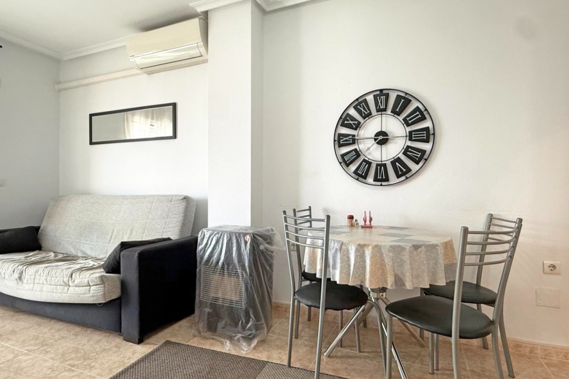 Reventa - Apartamento / piso -
Torrevieja - Torrevieja - Centre