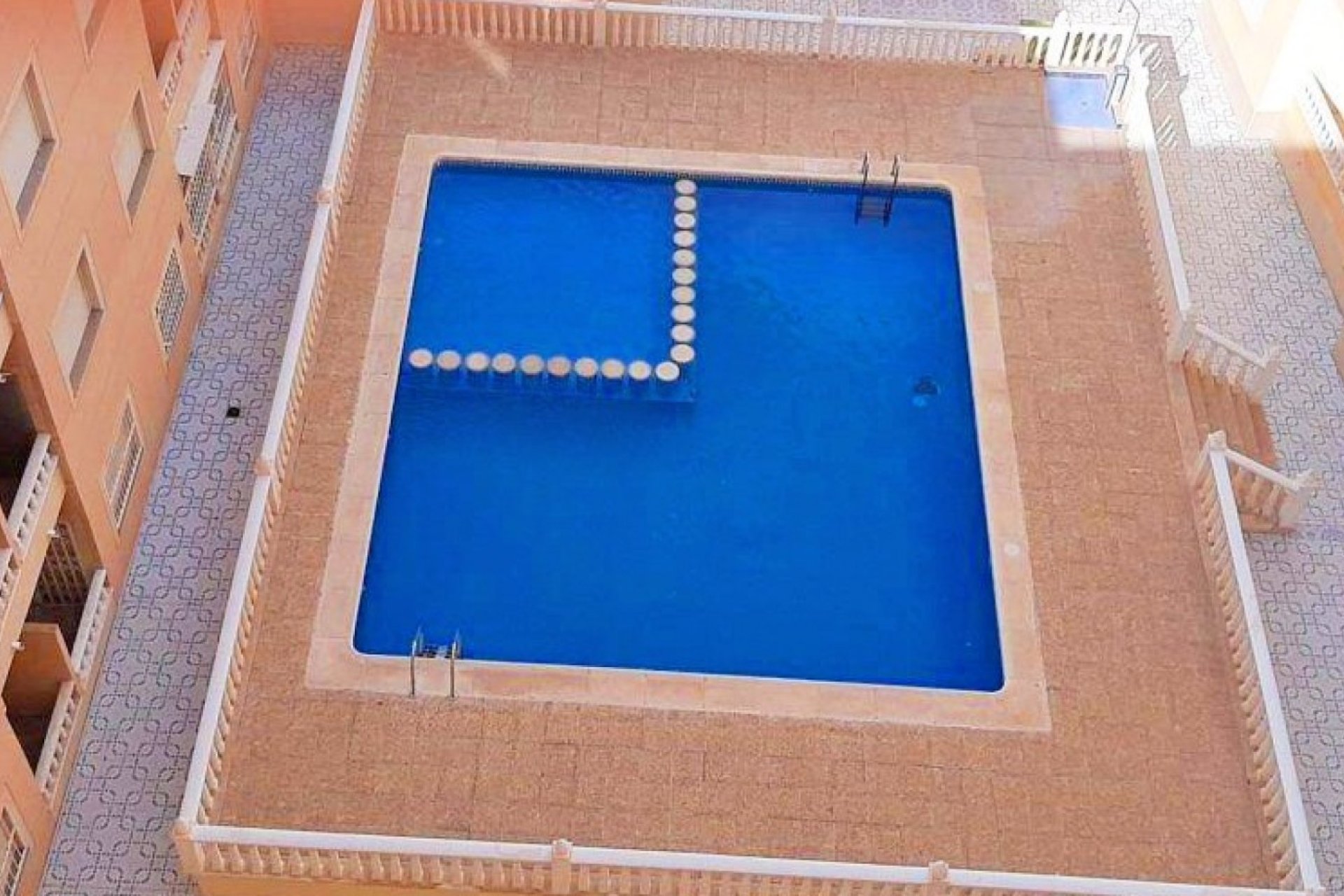 Reventa - Apartamento / piso -
Torrevieja - Torrevieja - Centre