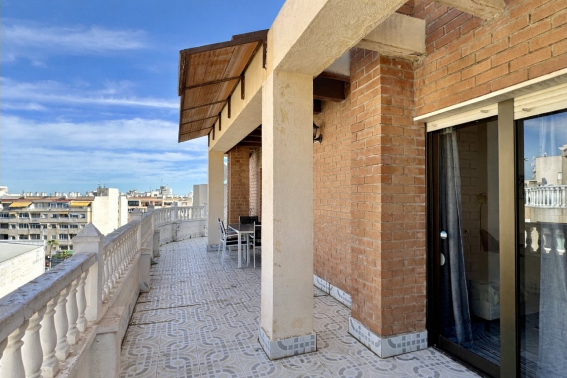 Reventa - Apartamento / piso -
Torrevieja - Torrevieja - Centre
