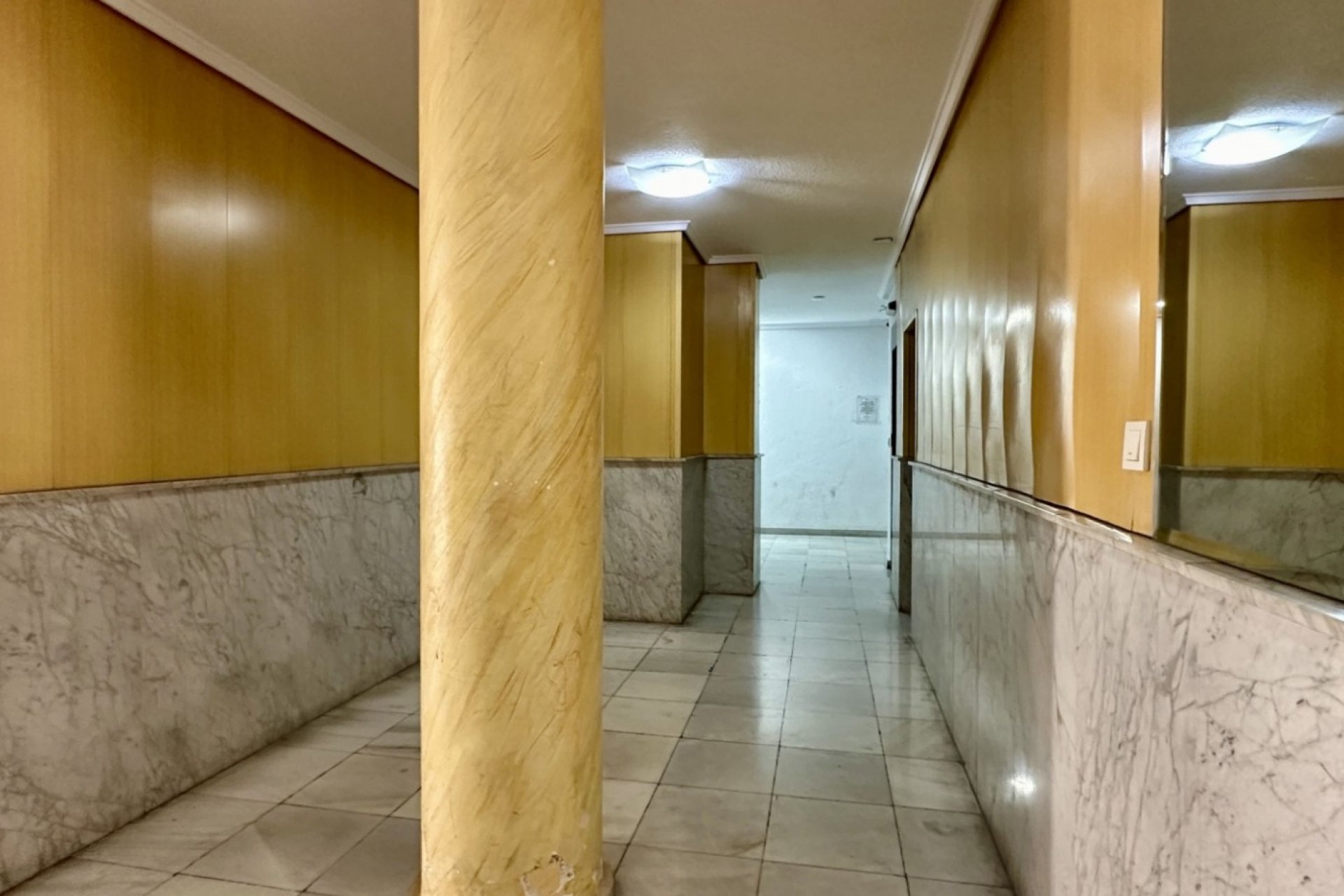 Reventa - Apartamento / piso -
Torrevieja - Torrevieja - Centre