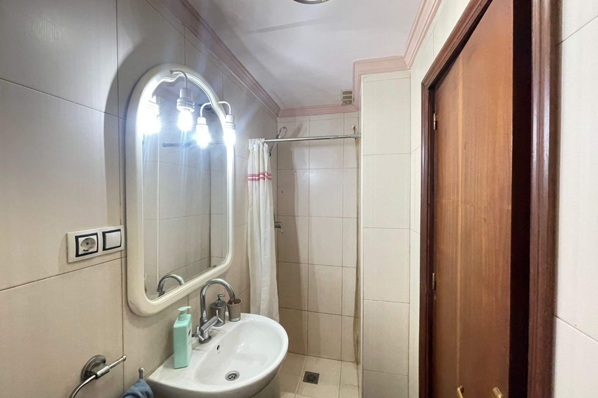 Reventa - Apartamento / piso -
Torrevieja - Torrevieja - Centre