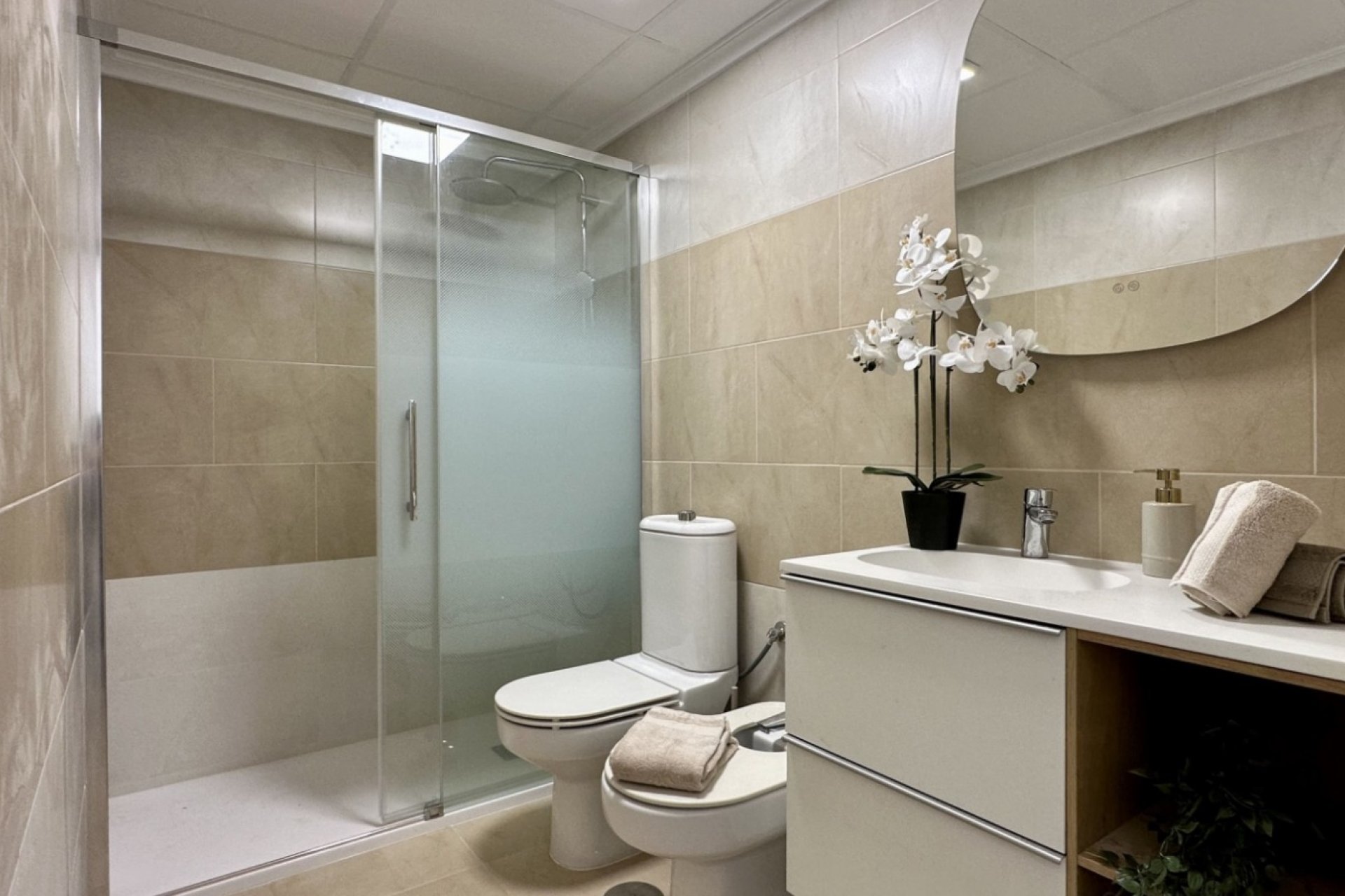 Reventa - Apartamento / piso -
Torrevieja - Torrevieja - Centre