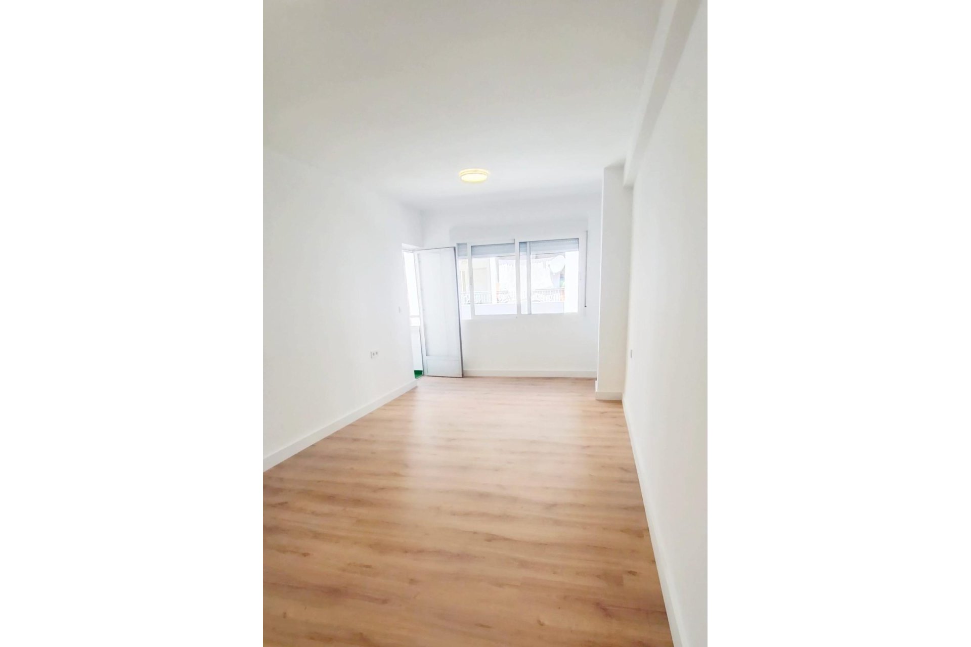 Reventa - Apartamento / piso -
Torrevieja - Torrevieja - Centre