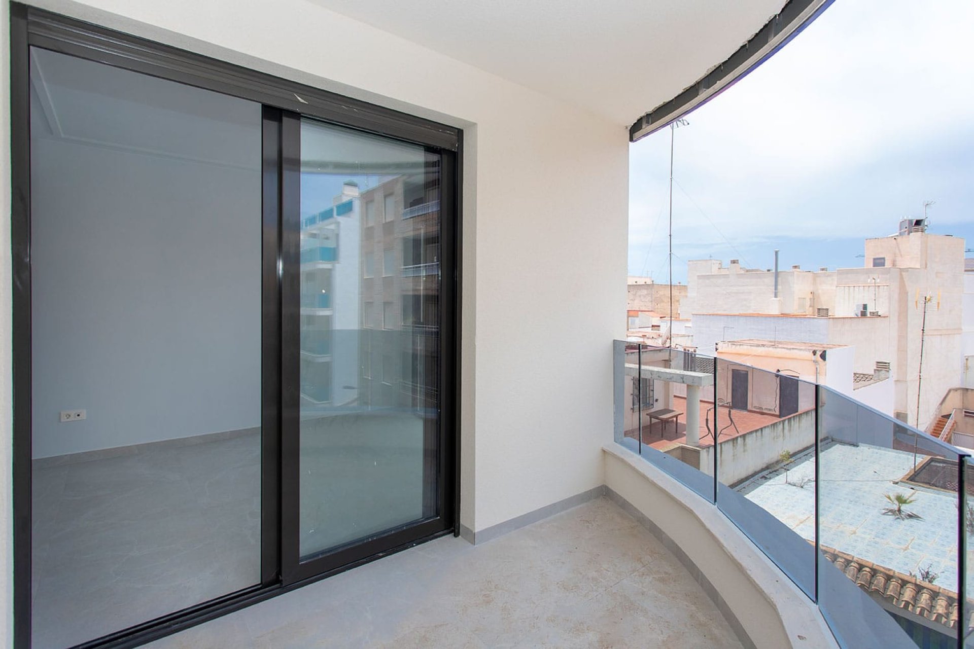 Reventa - Apartamento / piso -
Torrevieja - Torrevieja - Centre