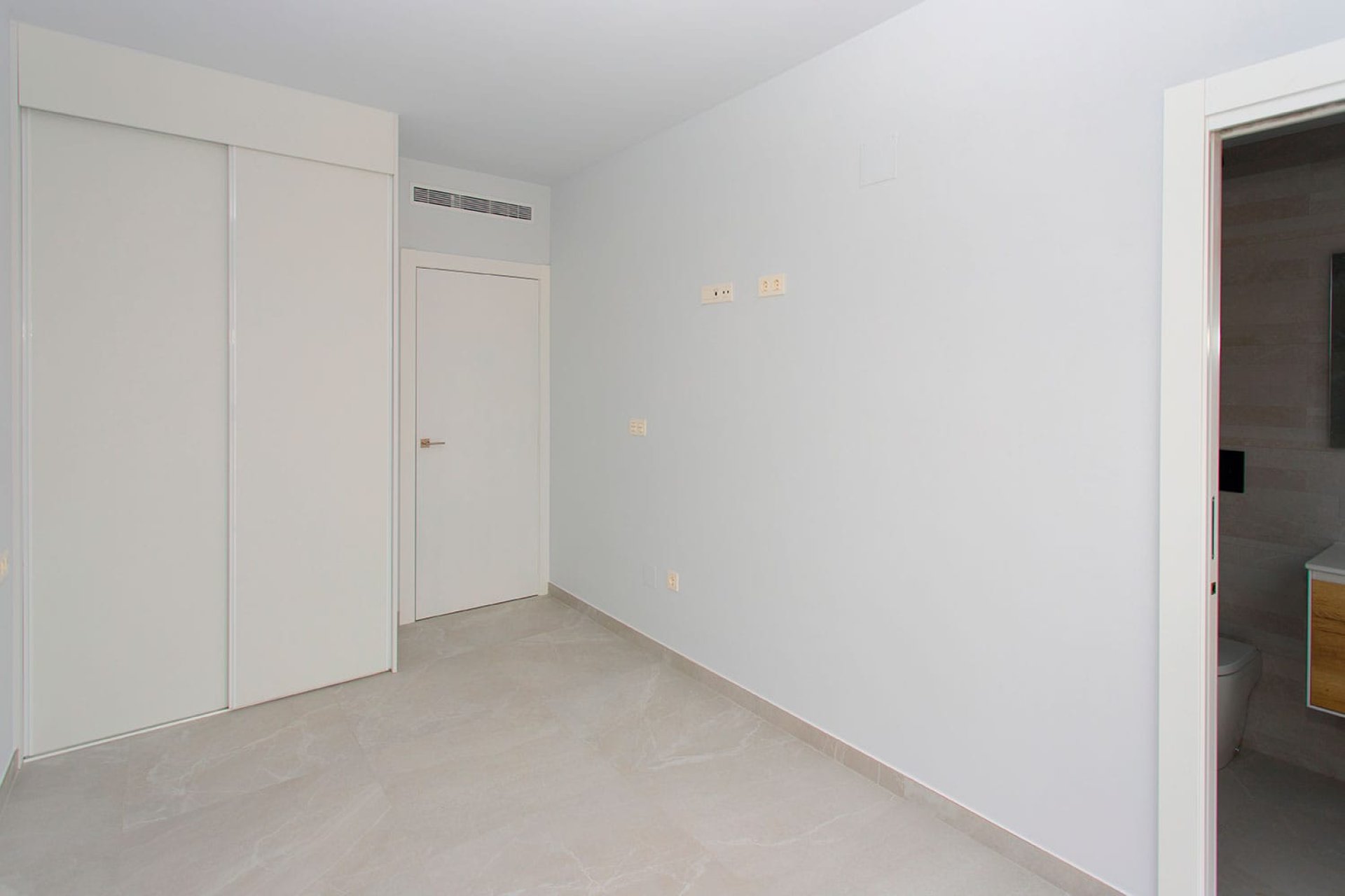 Reventa - Apartamento / piso -
Torrevieja - Torrevieja - Centre
