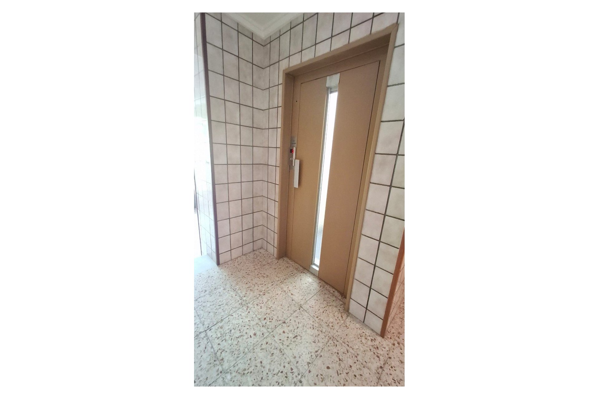 Reventa - Apartamento / piso -
Torrevieja - Torrevieja - Centre