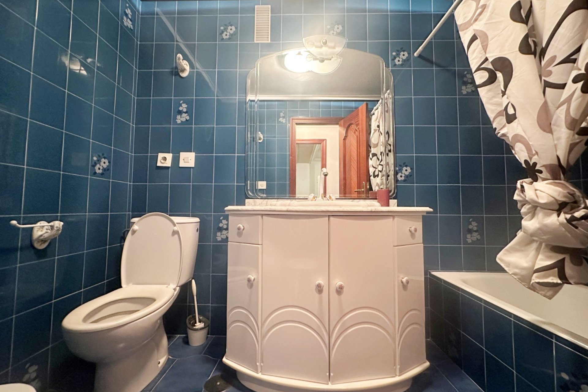 Reventa - Apartamento / piso -
Torrevieja - Torrevieja - Centre