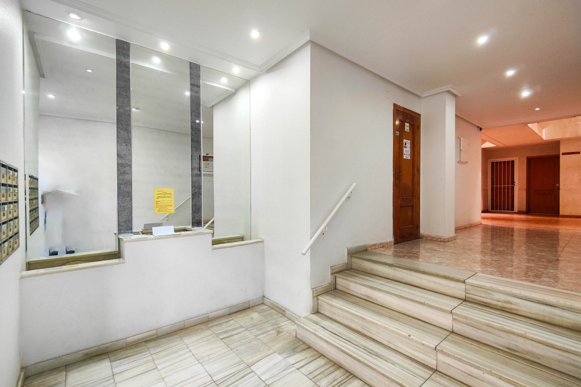 Reventa - Apartamento / piso -
Torrevieja - Torrevieja - Centre