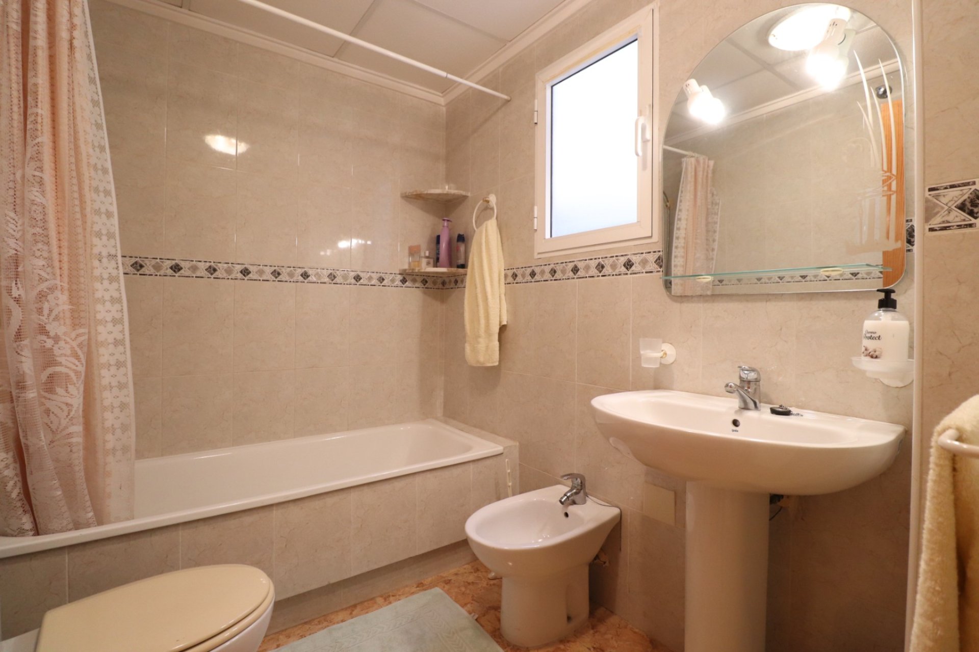 Reventa - Apartamento / piso -
Torrevieja - Torrevieja - Centre