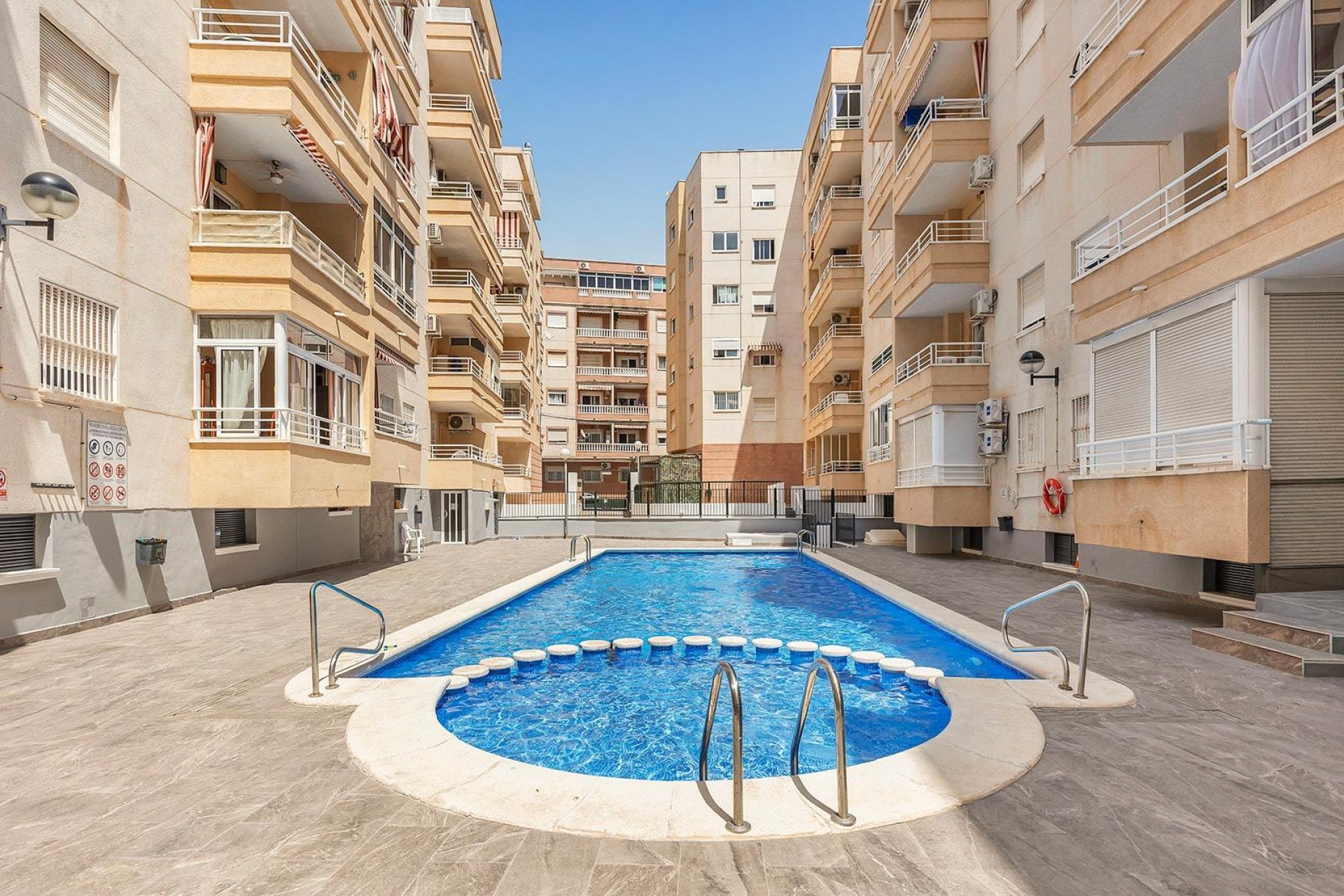 Reventa - Ático -
Torrevieja - Estacion de autobuses