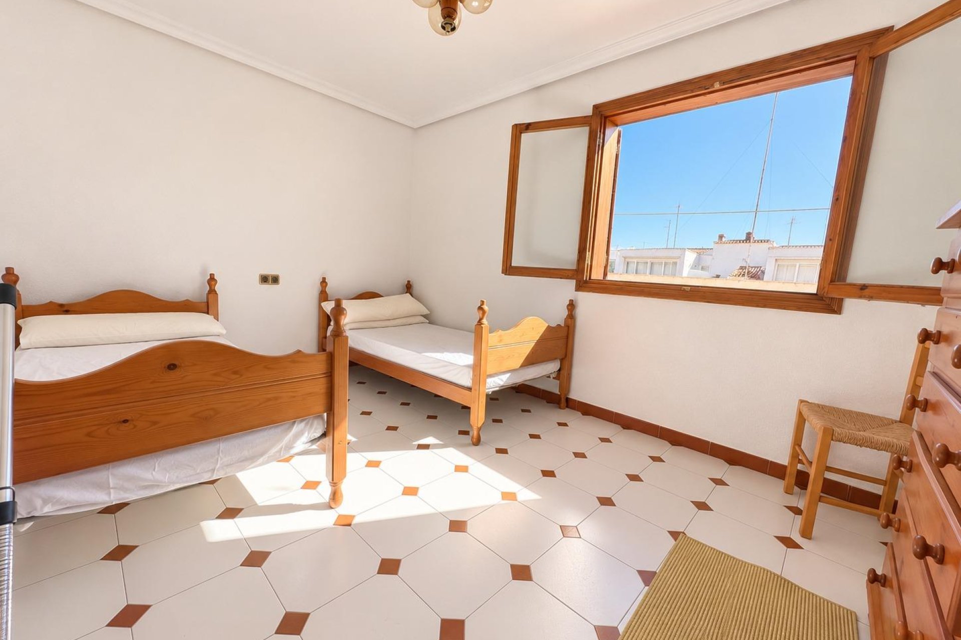 Reventa - Ático -
Torrevieja - La Mata