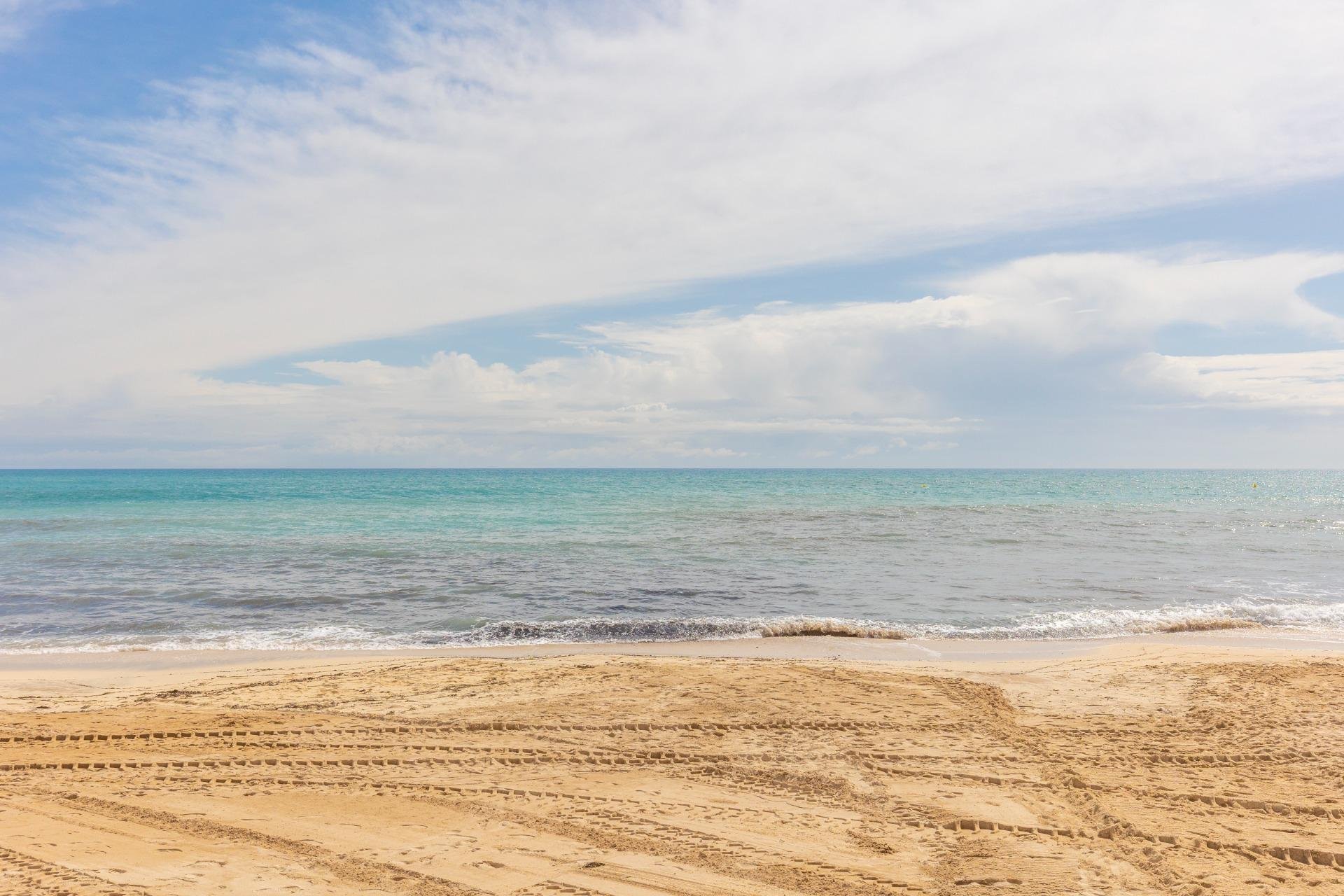 Reventa - Ático -
Torrevieja - Playa de los Locos